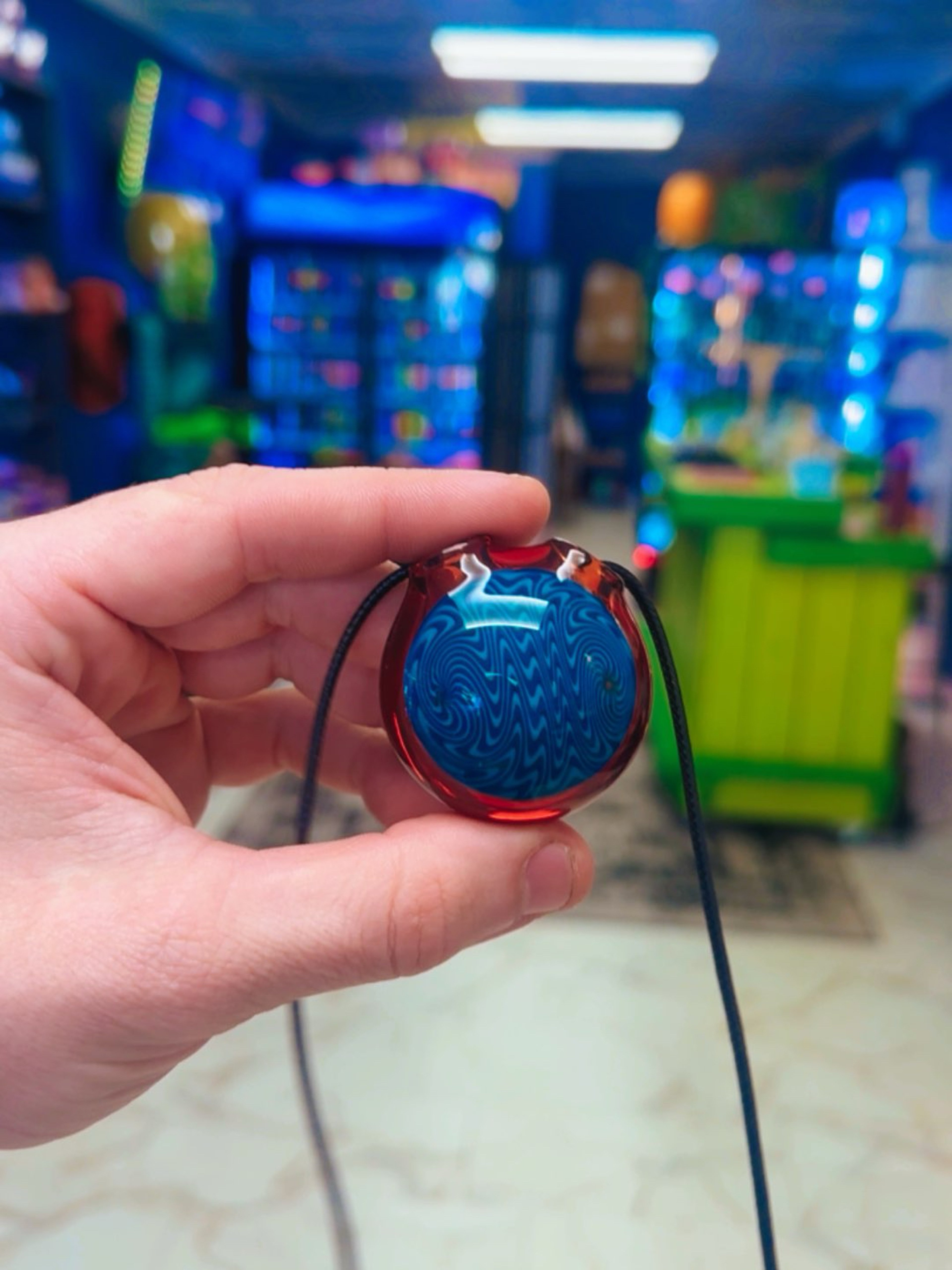 Preview pic of Wig-Wag Hollow Pendent