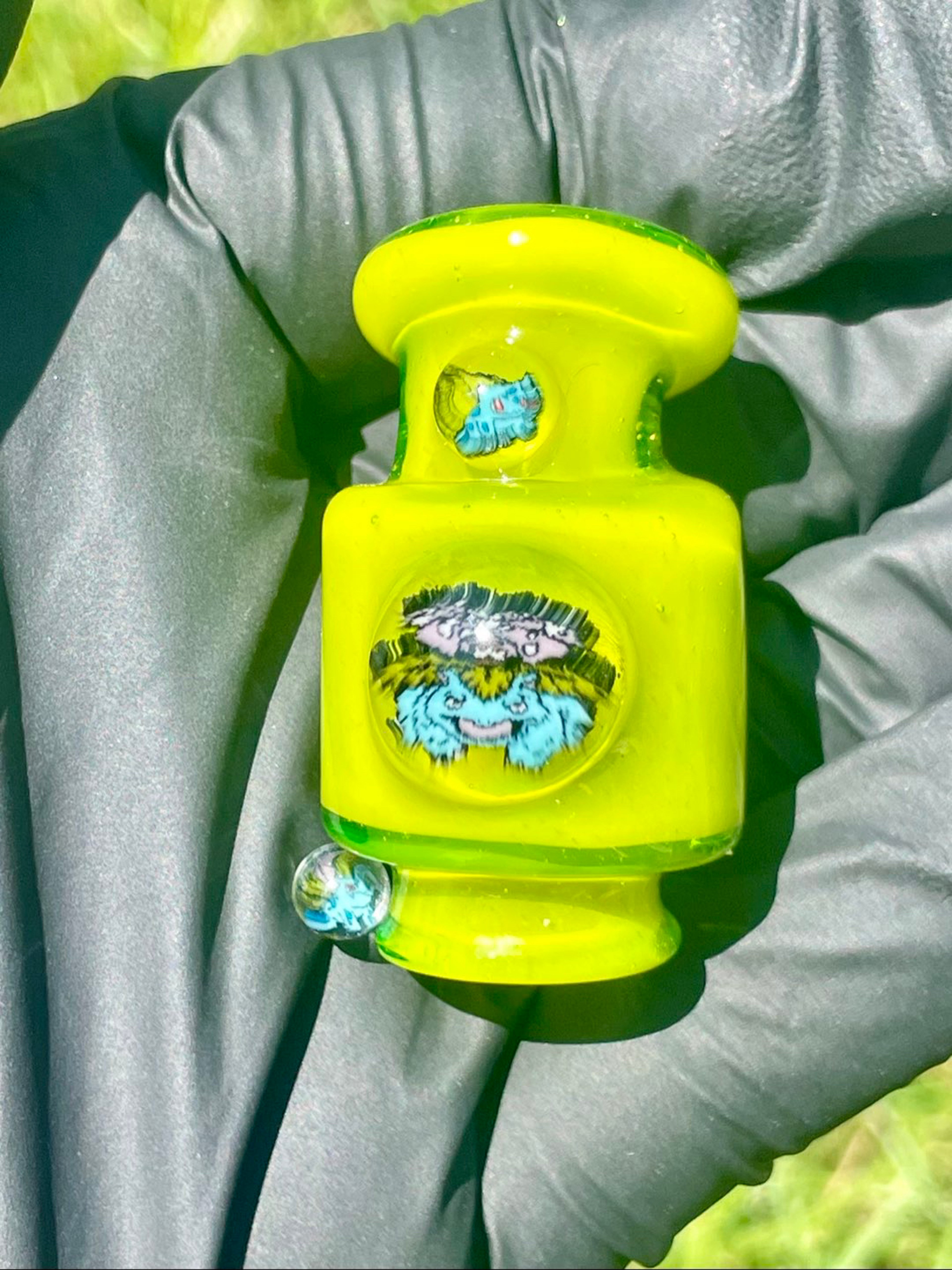 Preview pic of Saiyan glass Venusaur puffco pivot top