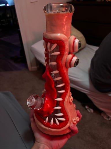 Preview pic of Freaky beaker bong