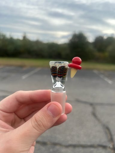 Preview pic of Ice Cream Chuck Glass 18mm Slide