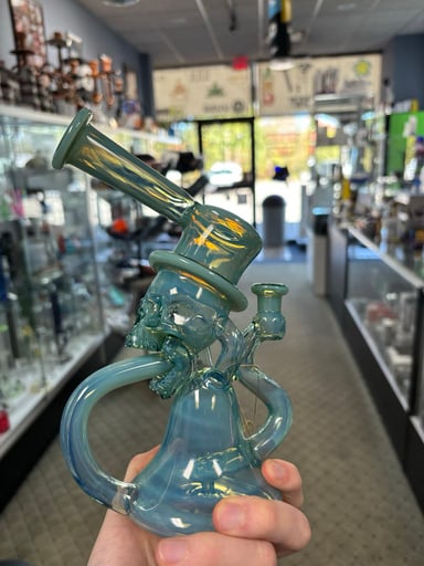 Preview pic of Weil Glass Skull Recycler