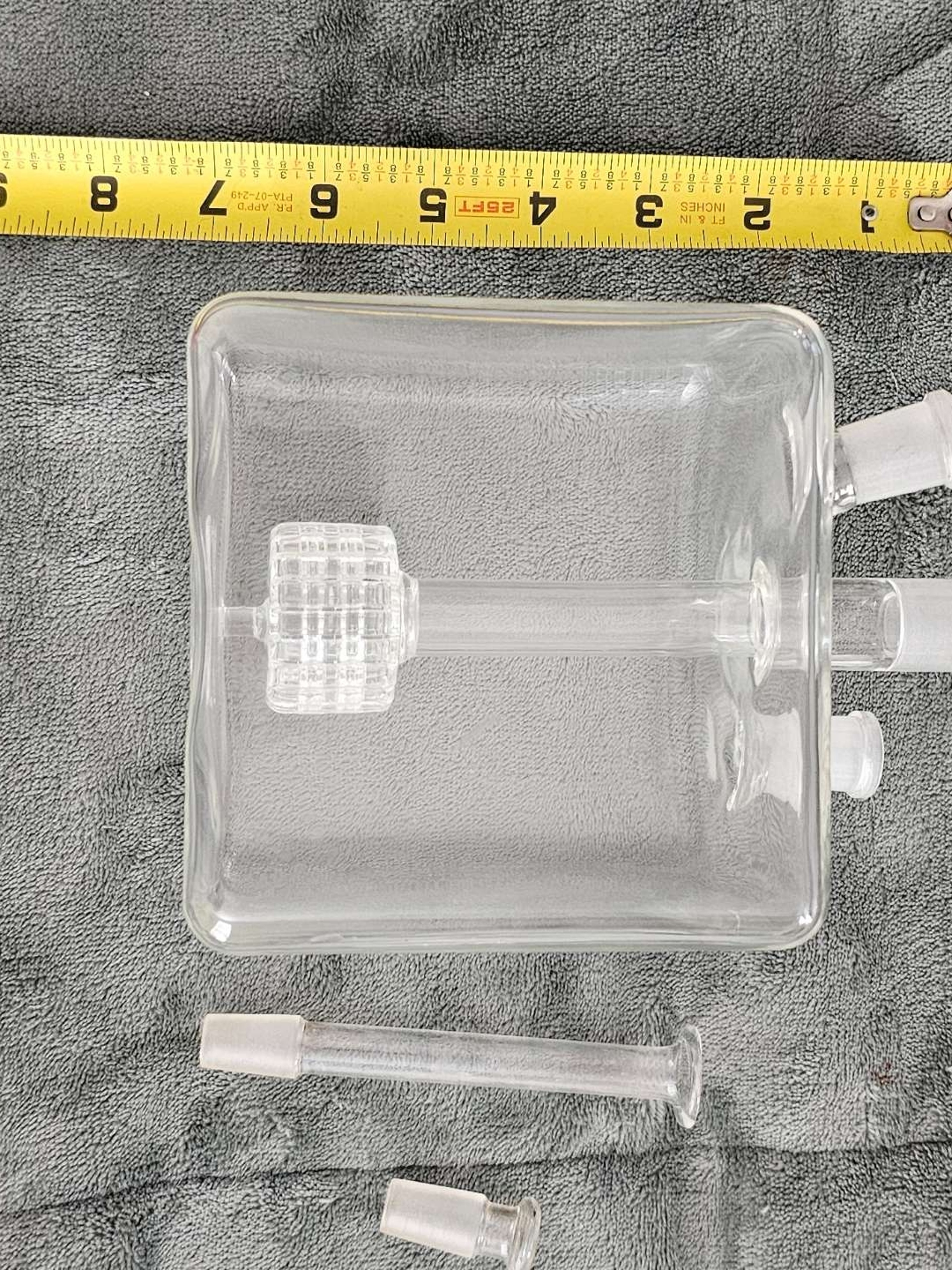 Preview pic of MegaCube Glass Bong Water Pipe