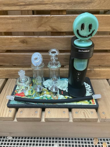 Preview pic of Dr Dabber Switch 2 + Extras