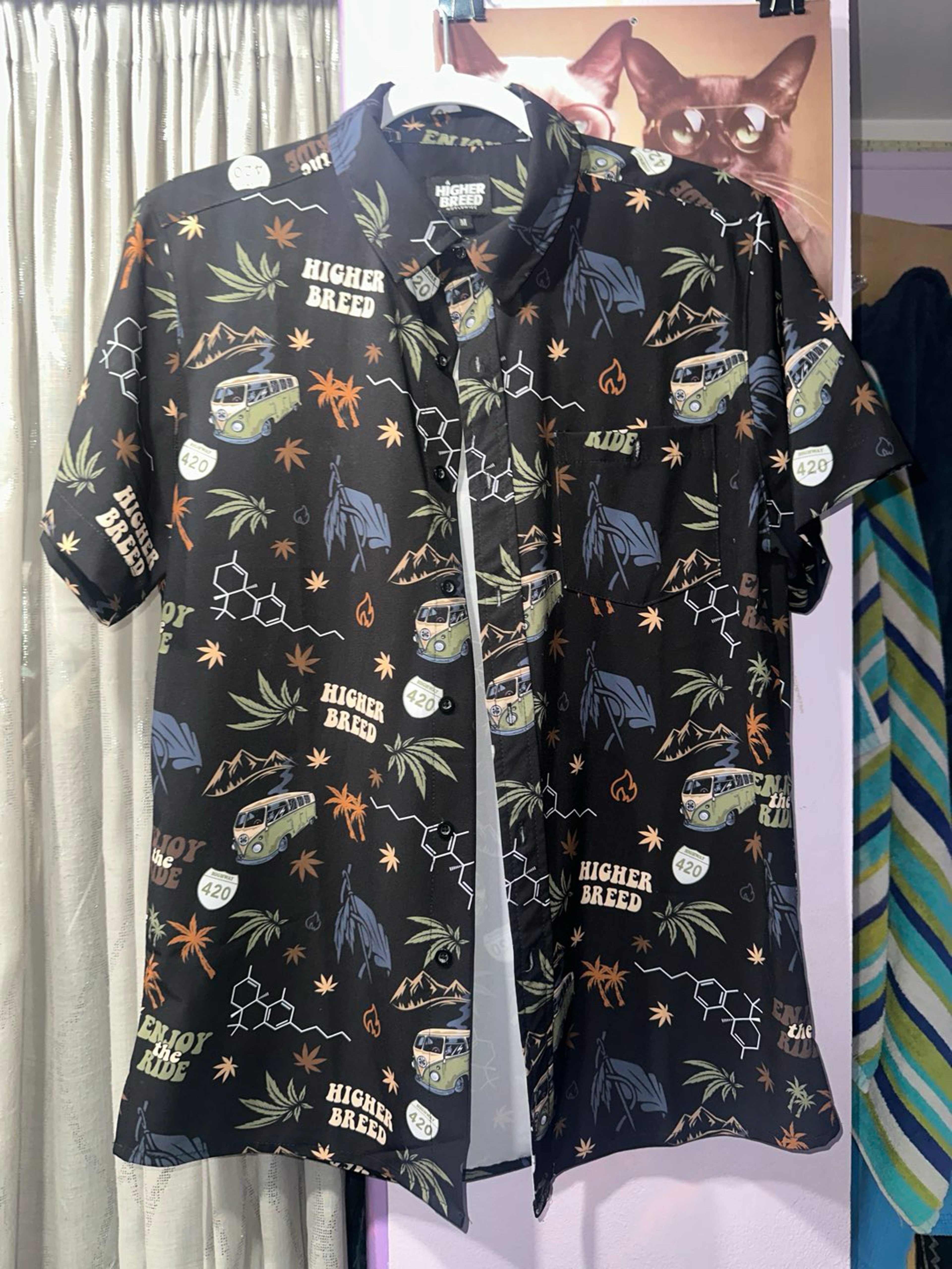 Preview pic of Higher Breed Button-Up Shirt Size Medium