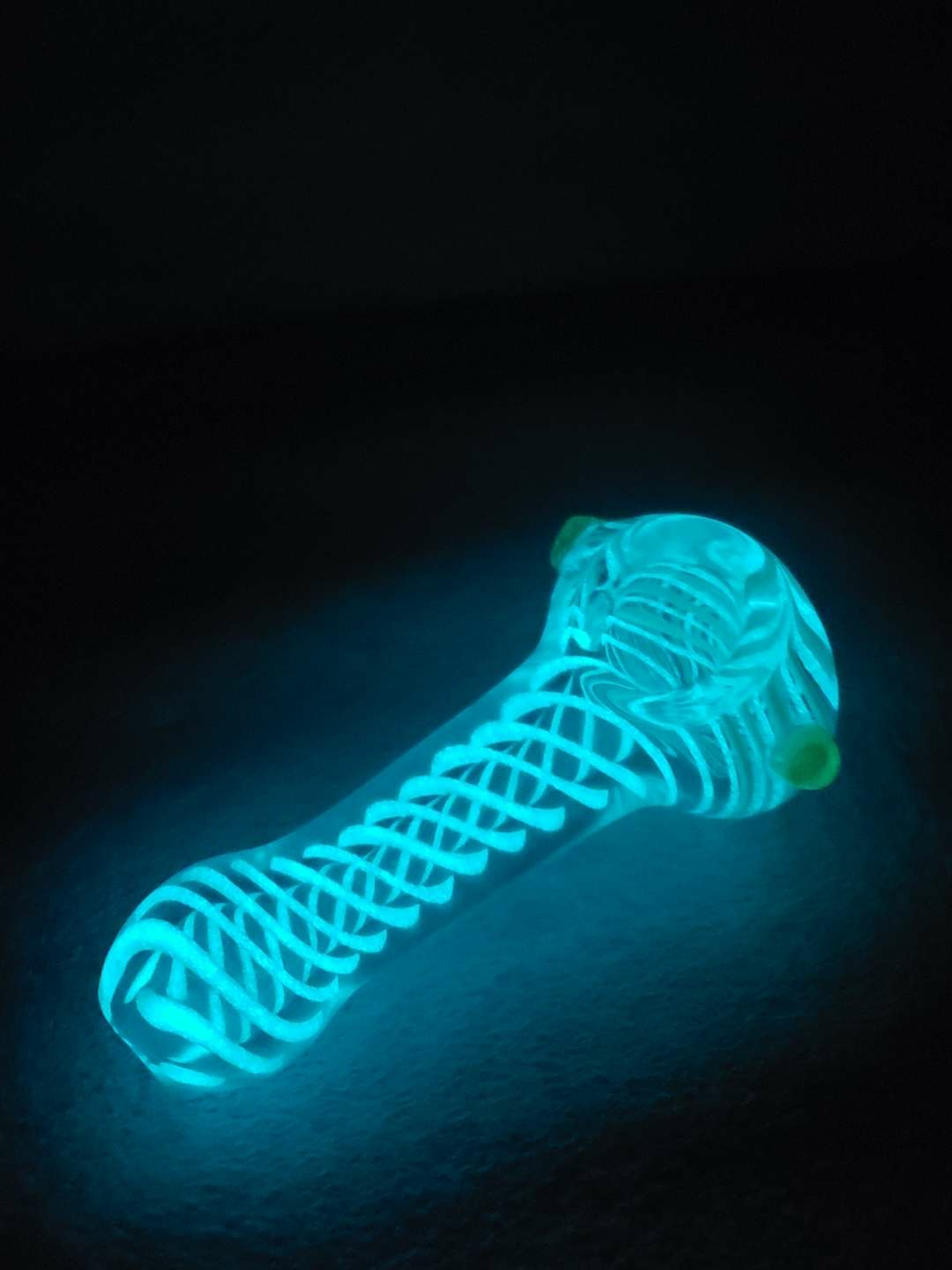 Preview pic of Glow in the Dark Pipe