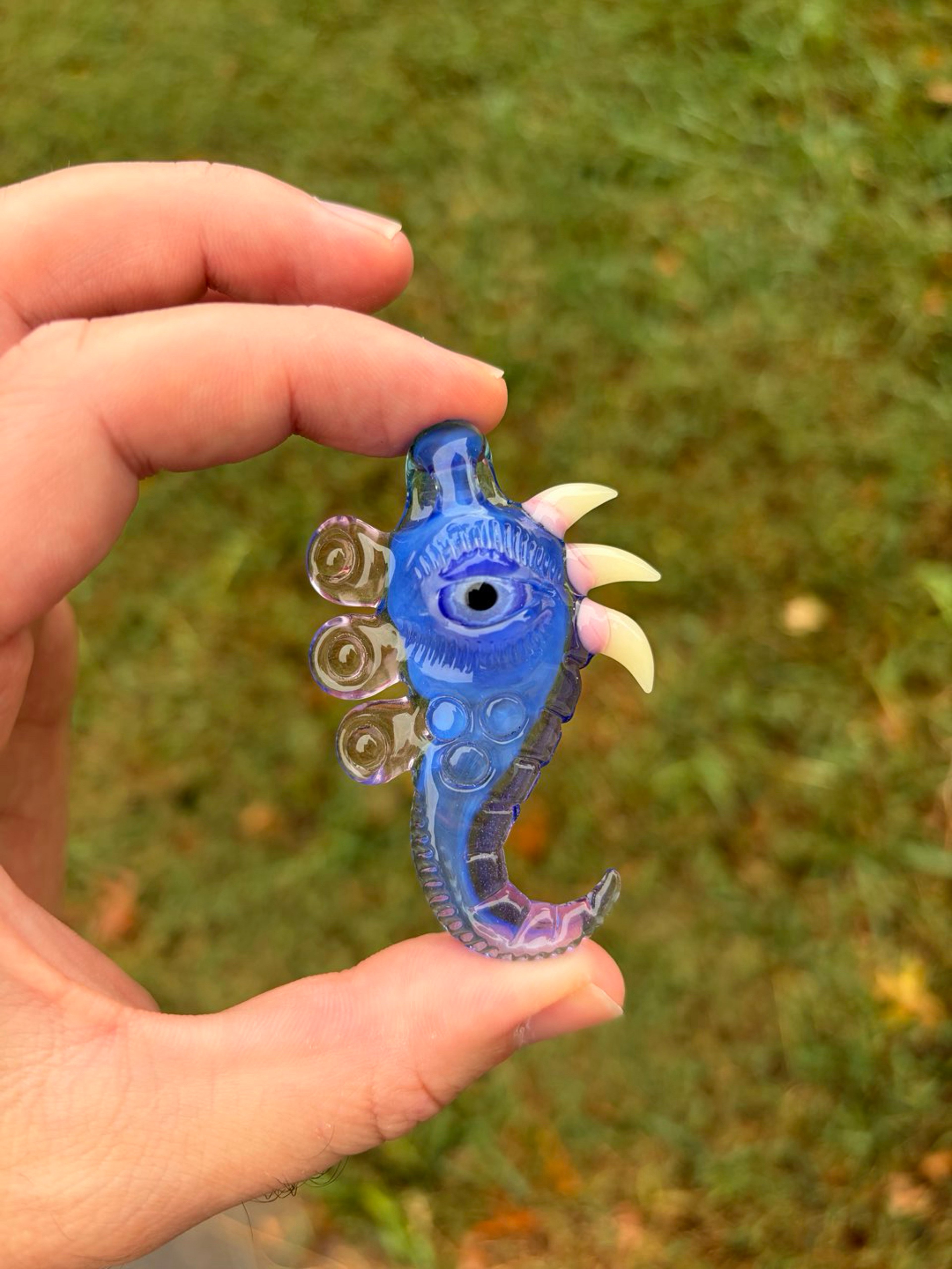 Preview pic of Salt pendant