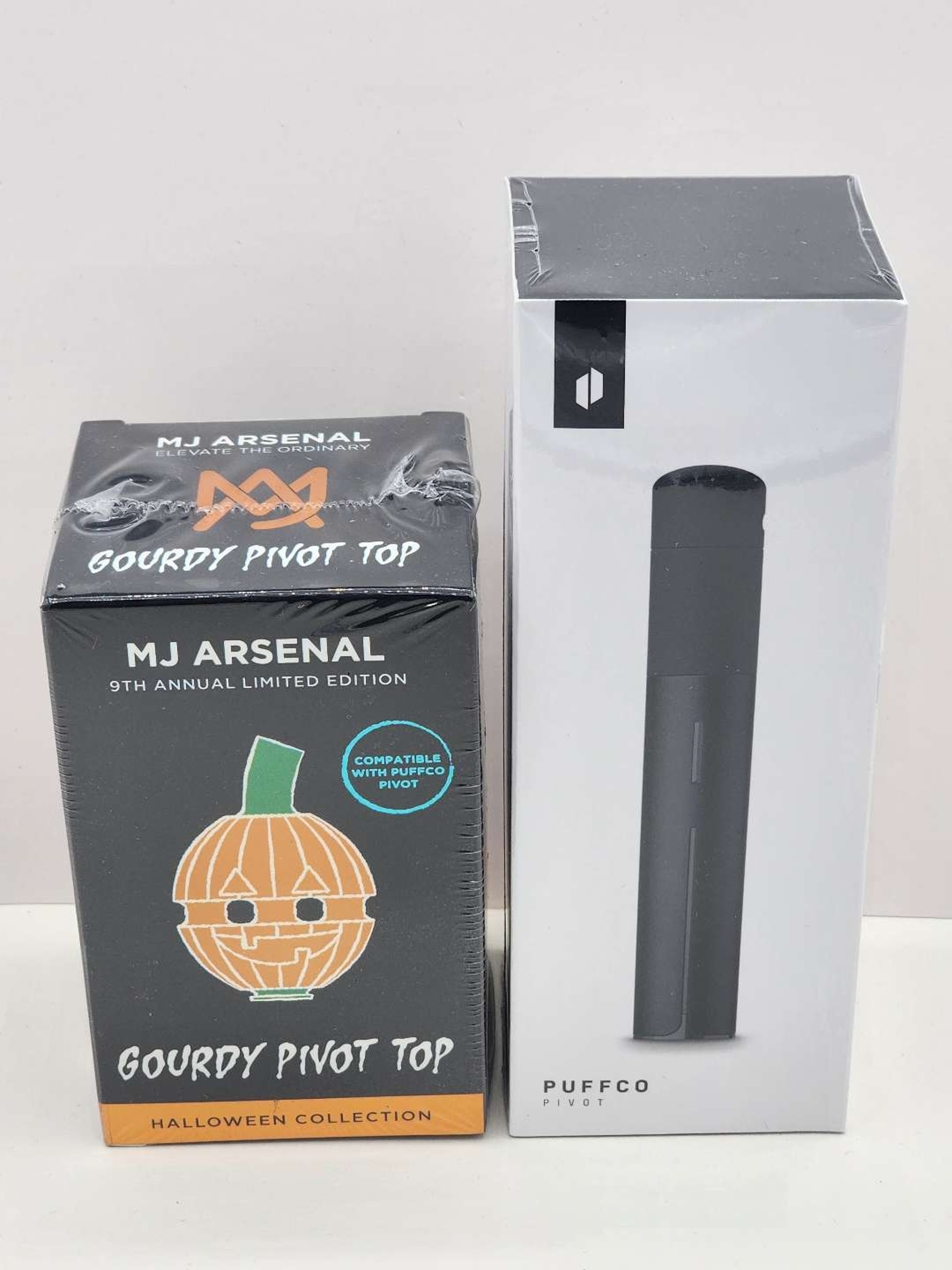 Preview pic of Puffco Pivot Onyx + MJ Arsenal Gourdy Pivot Top Halloween Bundle (new/sealed)