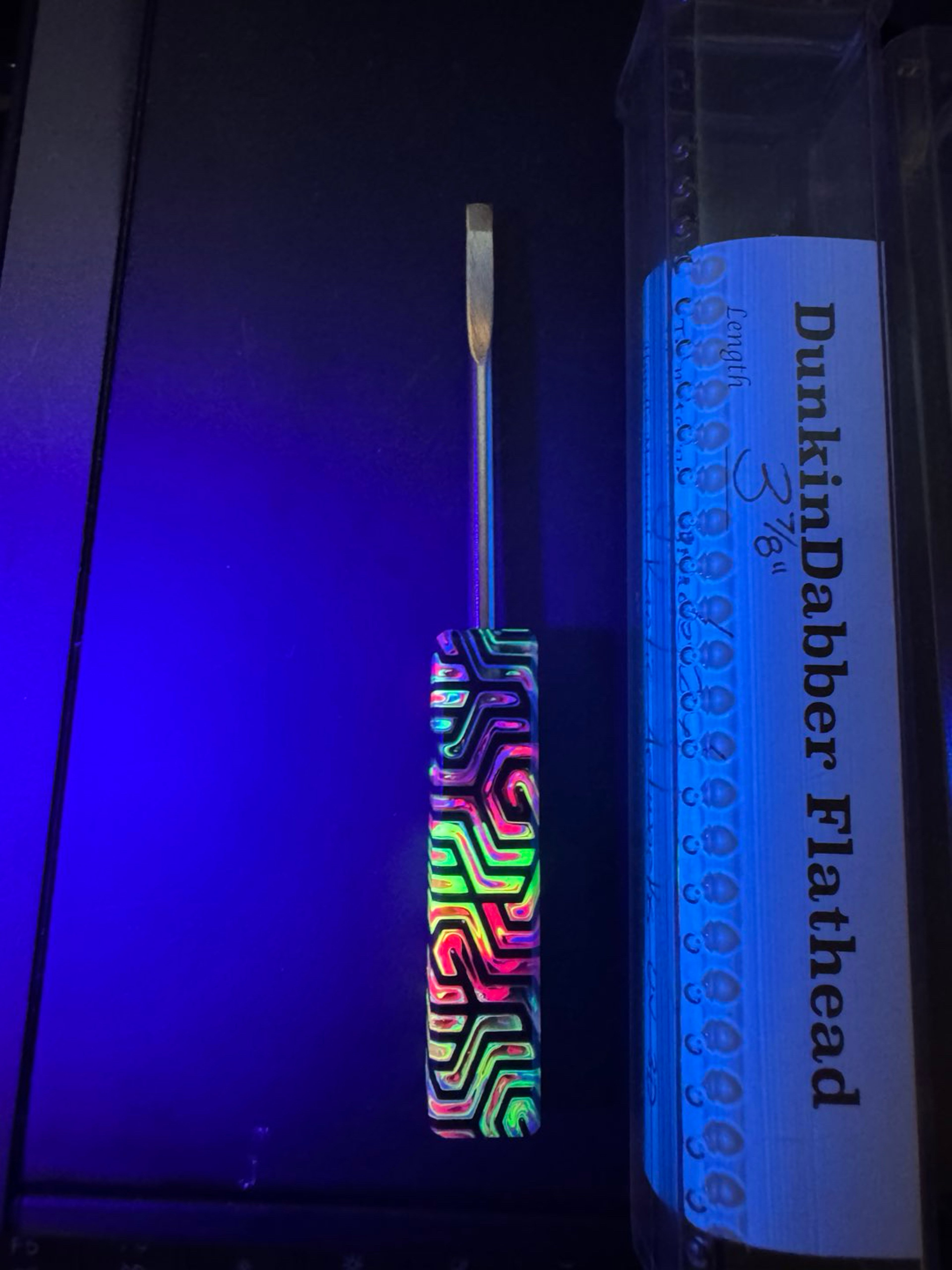 Dunkin Dabbers Kaotic UV Flathead Tool image 0