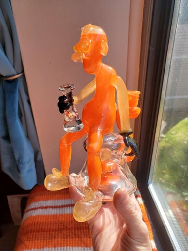 Preview pic of DZG 14mm recycling bong man