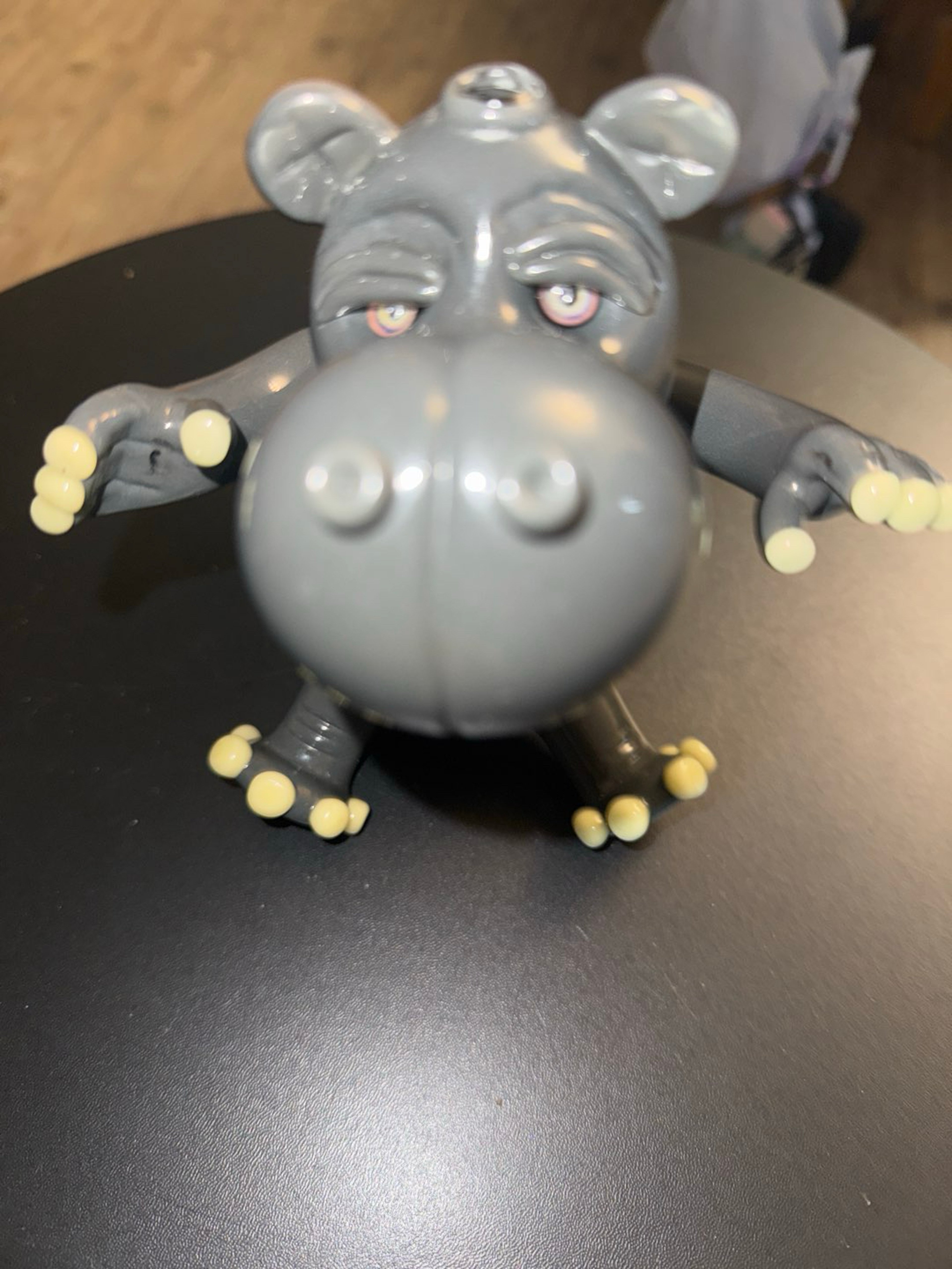Preview pic of Domino glass hippo 14mm