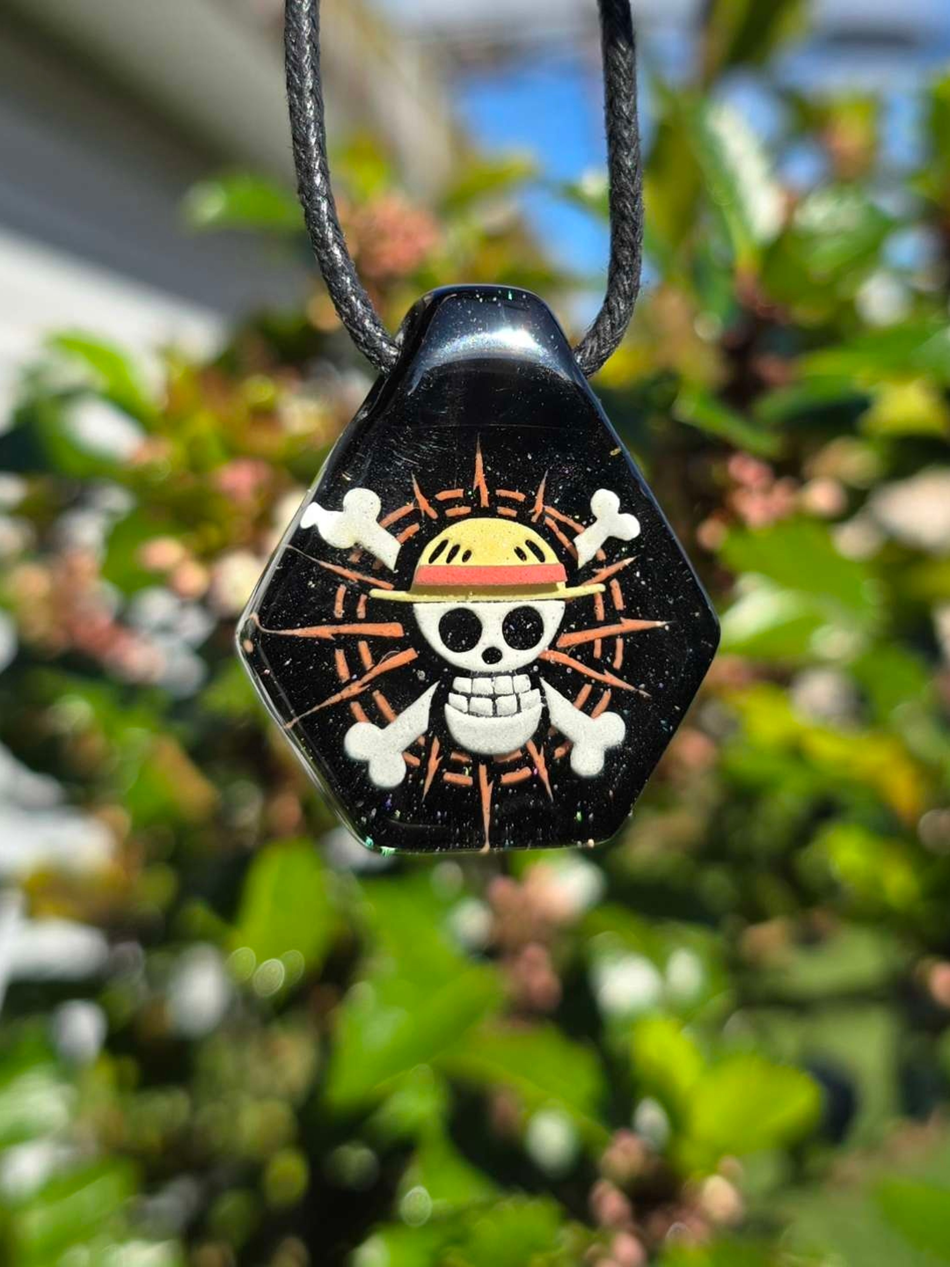 Preview pic of Seconds One Piece Jolly Roger Layered Glow UV Pendant