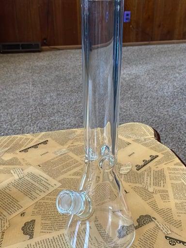 Preview pic of 16” 40x7/5mm Beaker clear