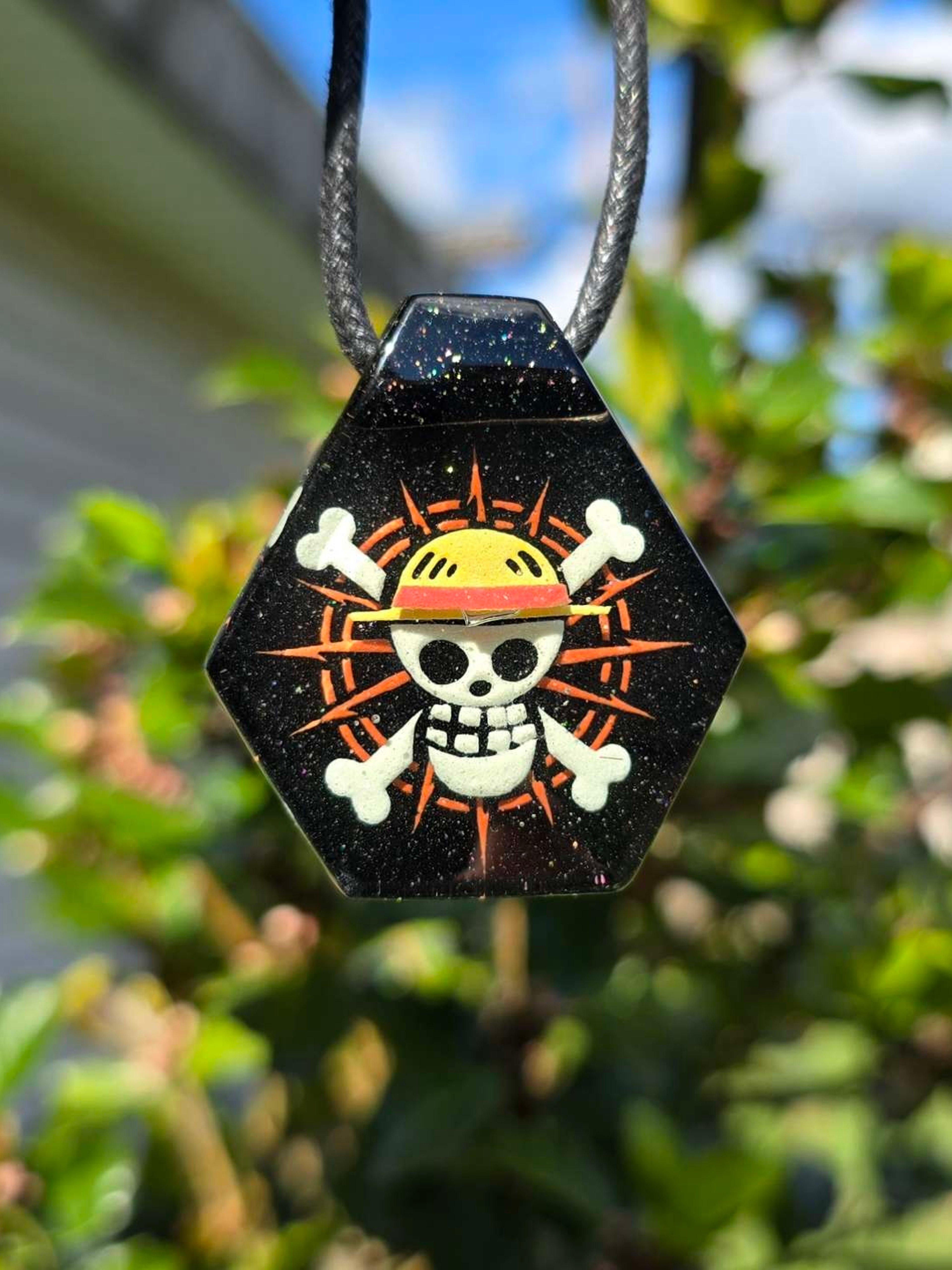 Preview pic of Seconds One Piece Jolly Roger Layered Glow UV Pendant