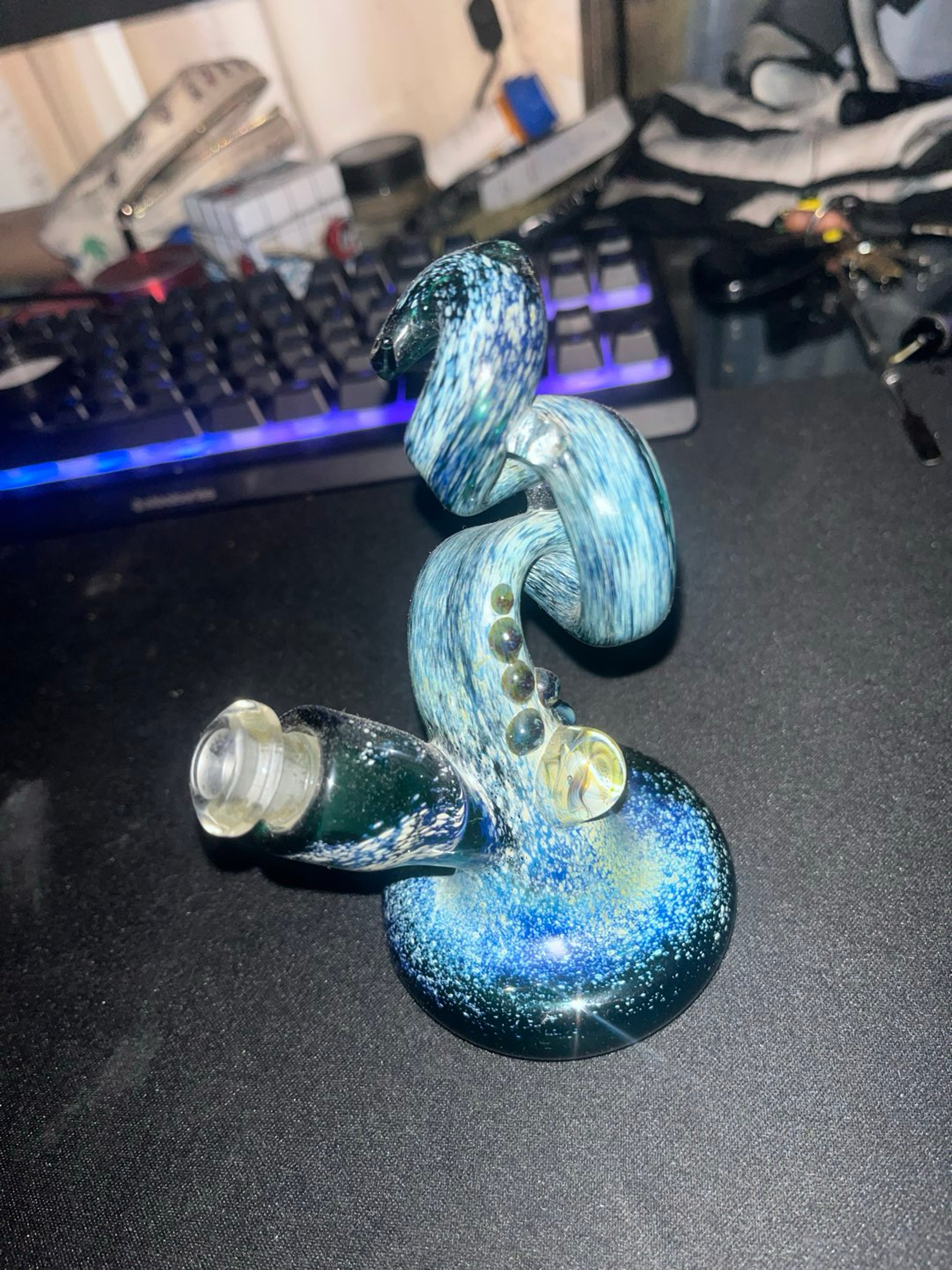 Preview pic of Smokee mountain glass mini tentecal