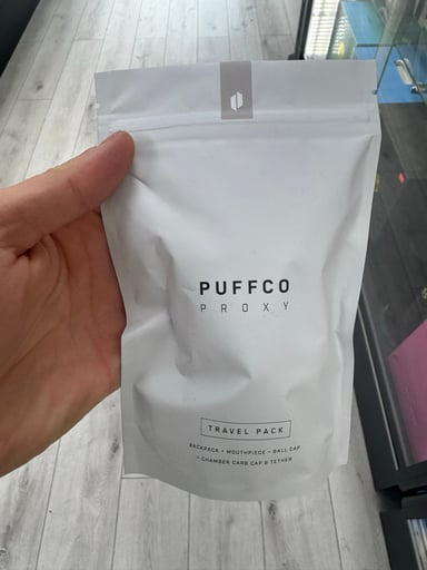 Preview pic of Puffco proxy travel pack desert