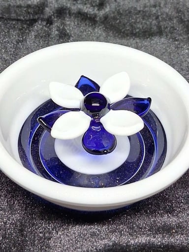 Preview pic of Lotus white and cobalt Ashtray