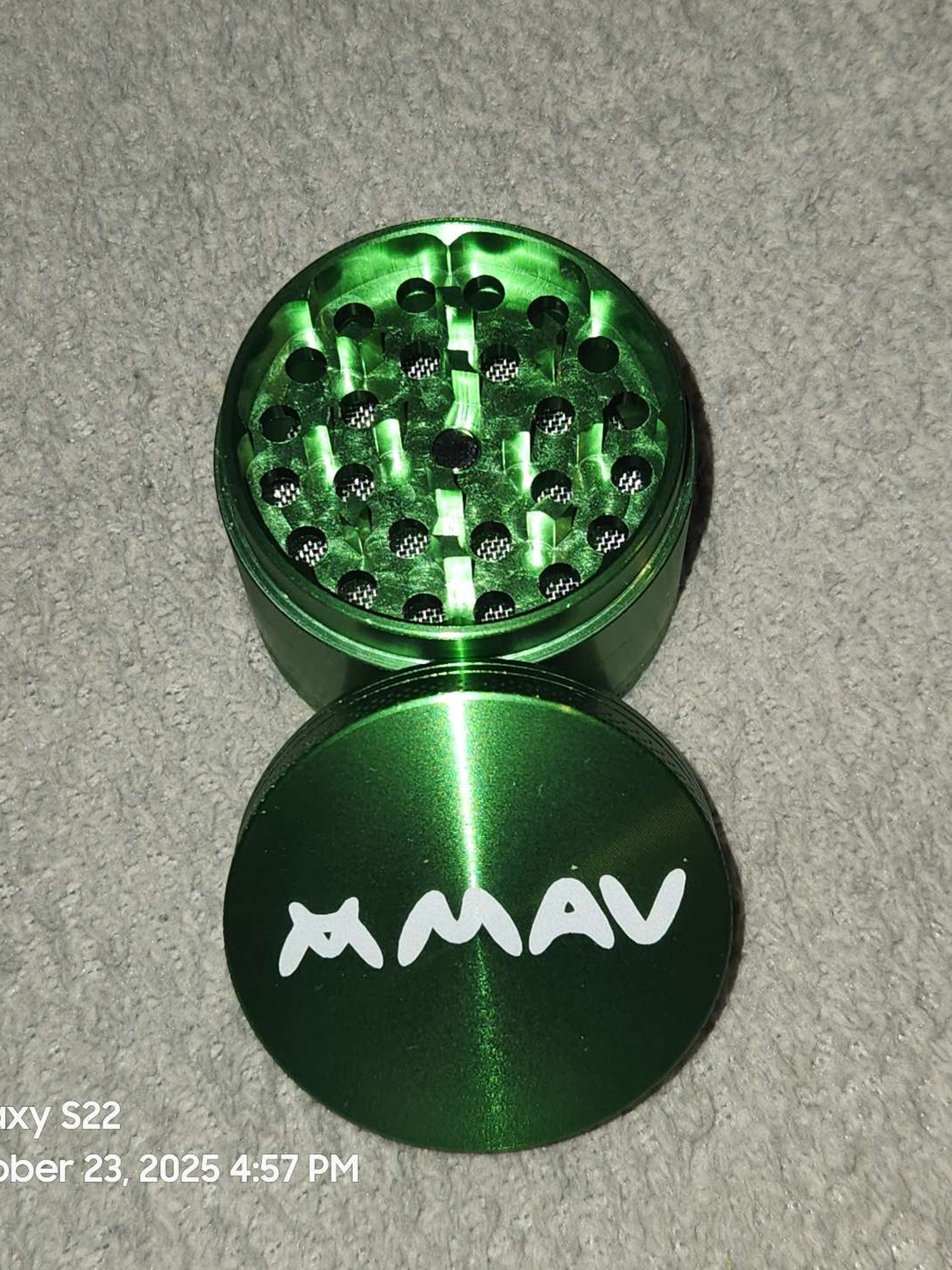 Preview pic of Mav green grinder