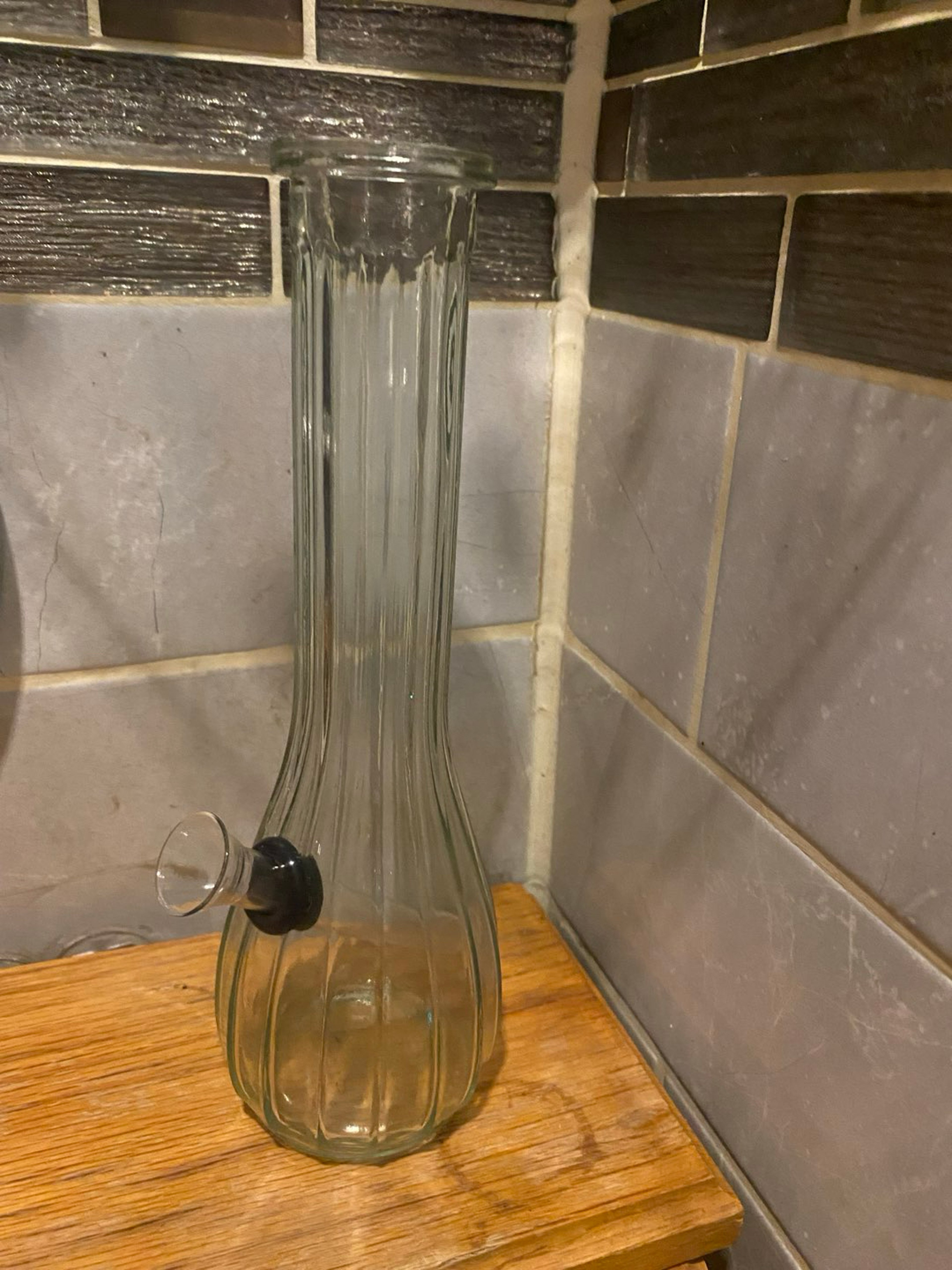 Preview pic of vintage bong