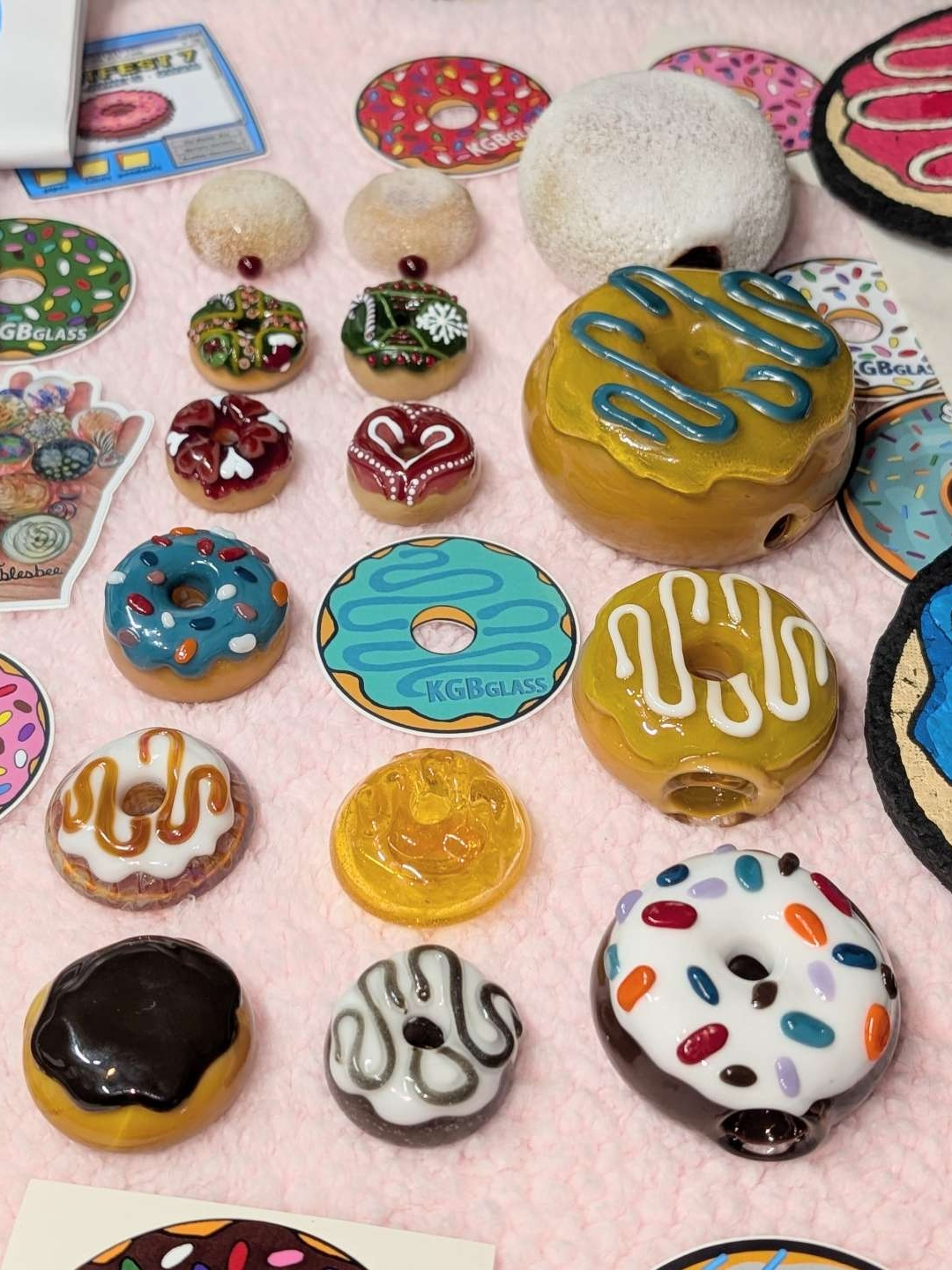 Preview pic of KGB Glass Collection 2014-2017 (15 Donuts)