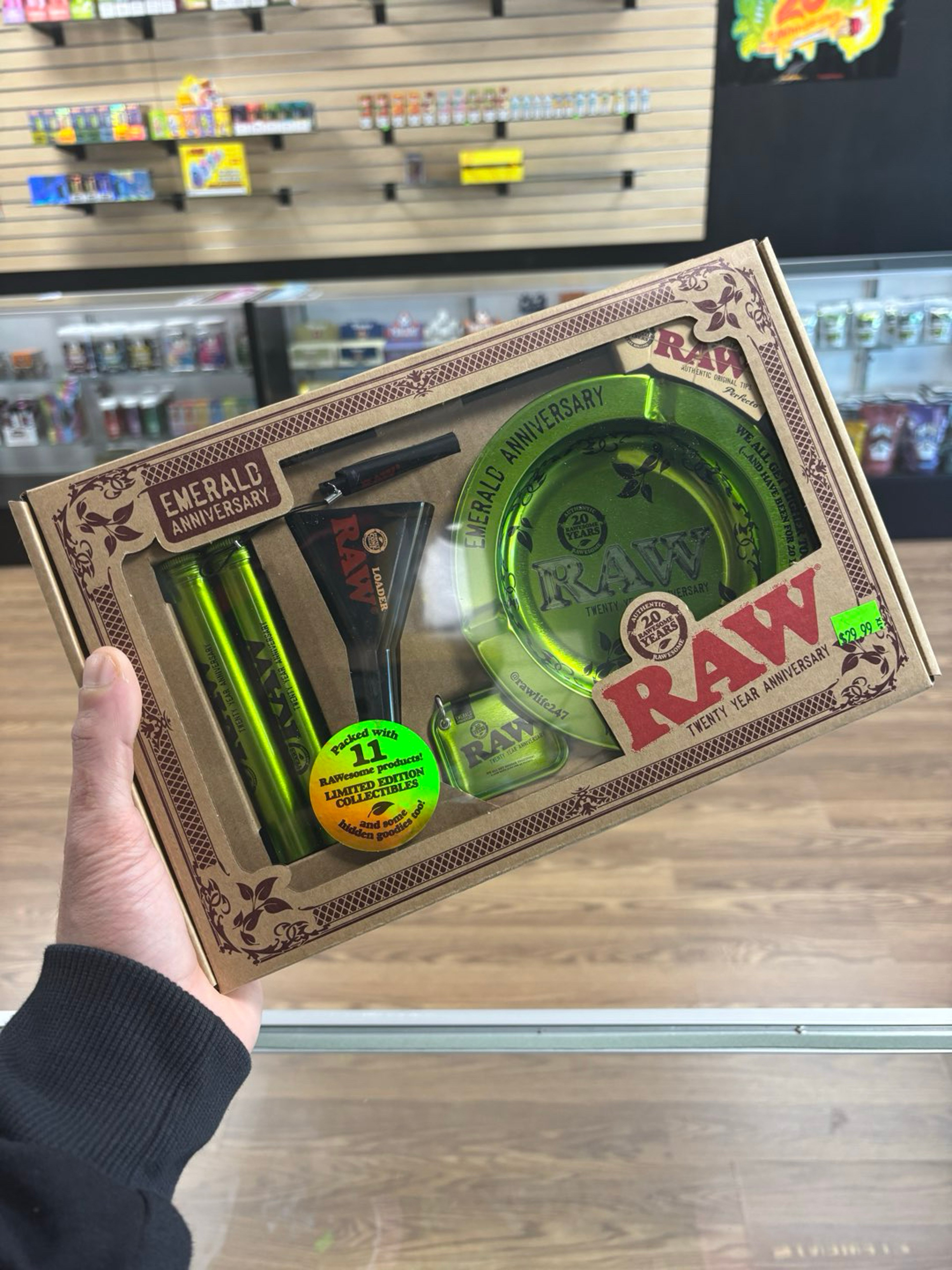 Preview pic of Raw special edition emerald kit!