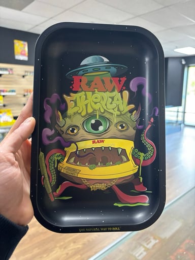 Preview pic of Raw eathereal rollin tray!
