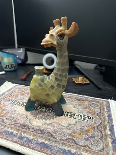 Preview pic of Roberson glass giraffe