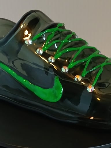 Preview pic of Green/black Nike sneaker