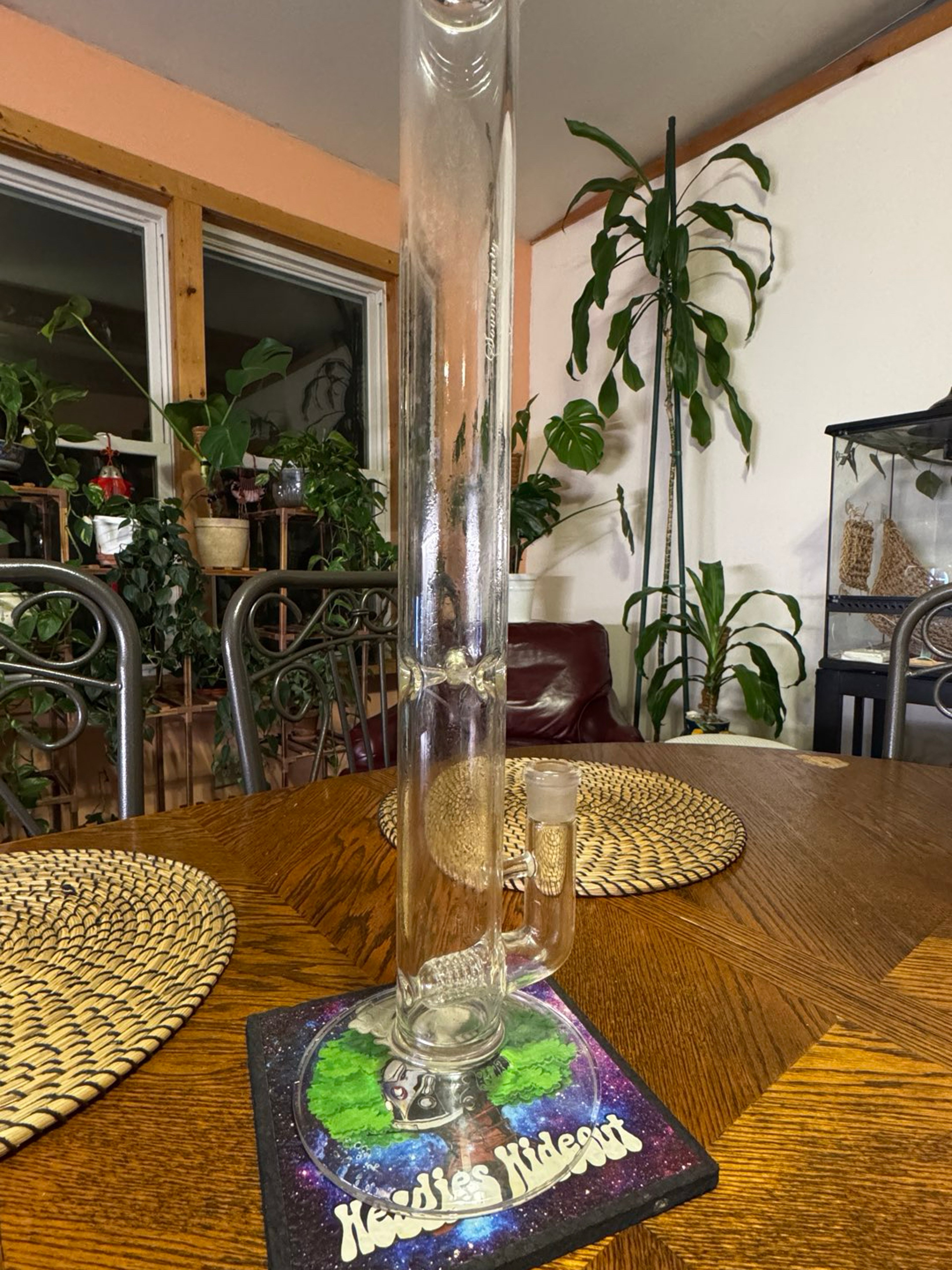 Preview pic of Sovereignty Glass Straight Pillar