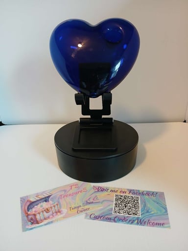 Preview pic of Large 6" blue heart