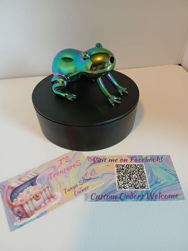Preview pic of Iridescent frog
