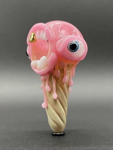 Preview pic of Glass ice scream cone pendant