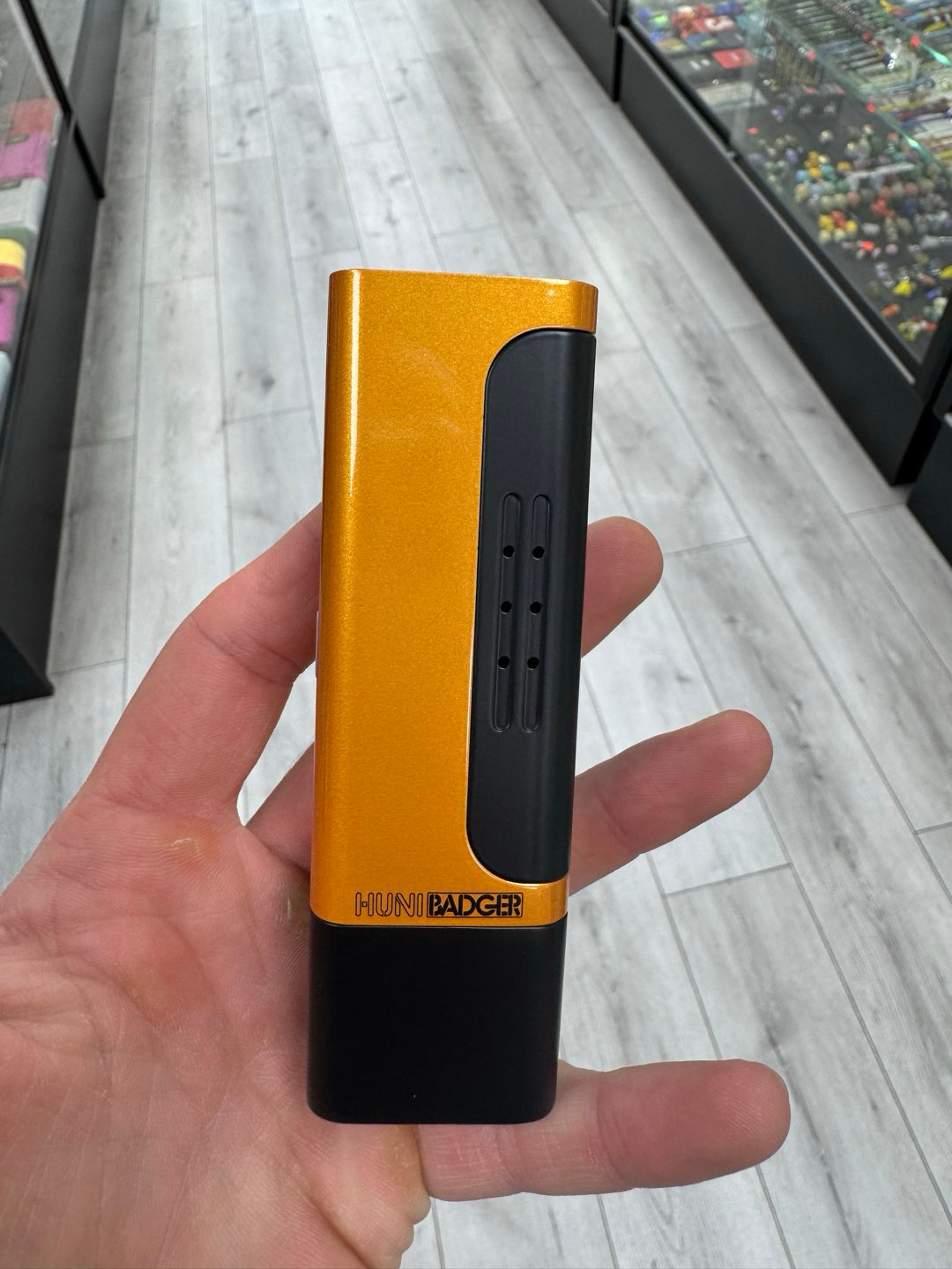 Huni badger orange image 0