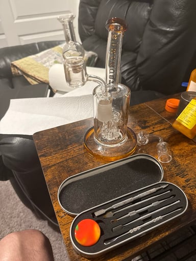 Preview pic of Tsunami tobacco percolator water pipe