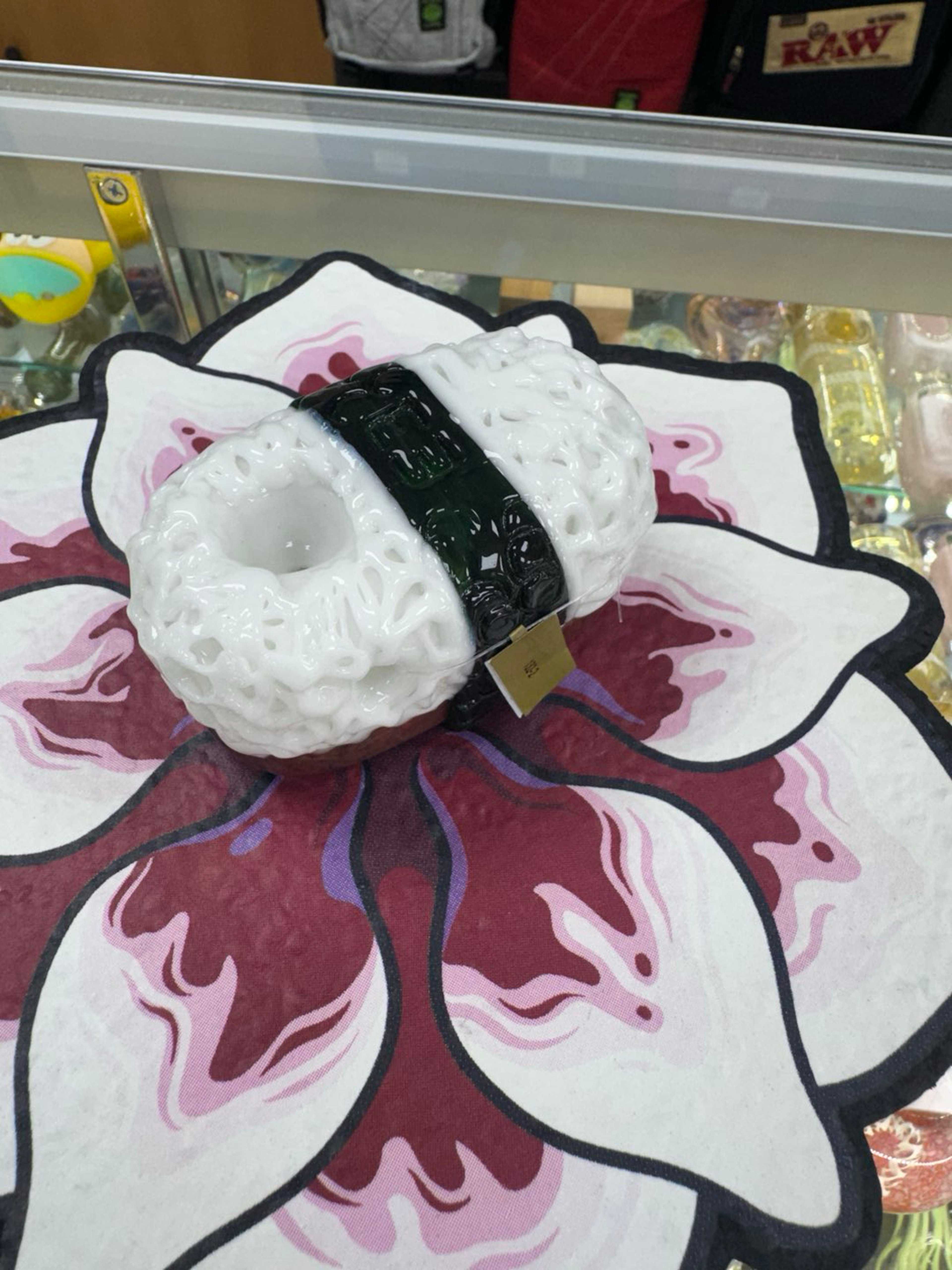 Preview pic of Empire glasswork sushi hand pipe 1