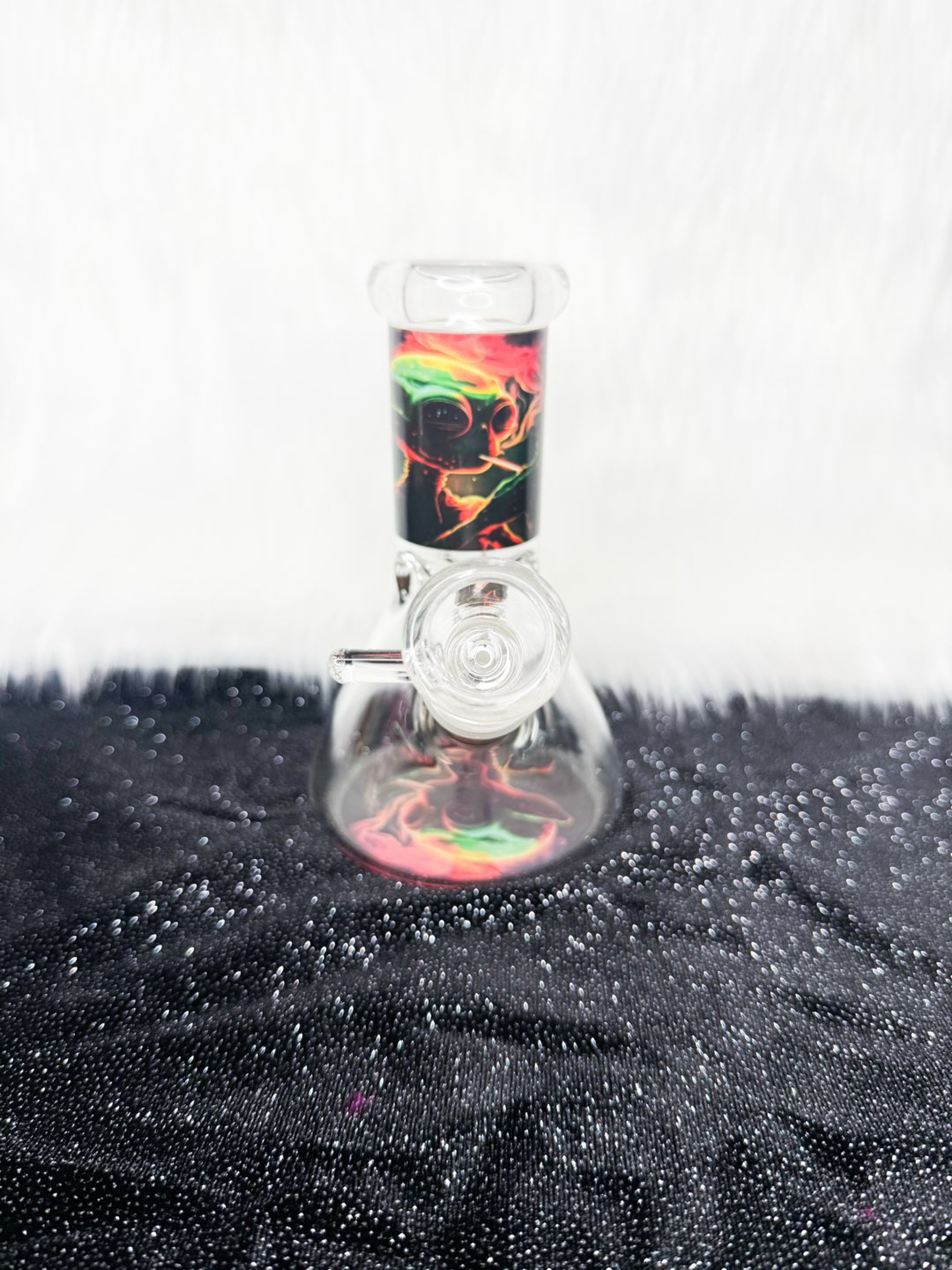 Preview pic of Stoner Alien 6 Inch Beaker Bong
