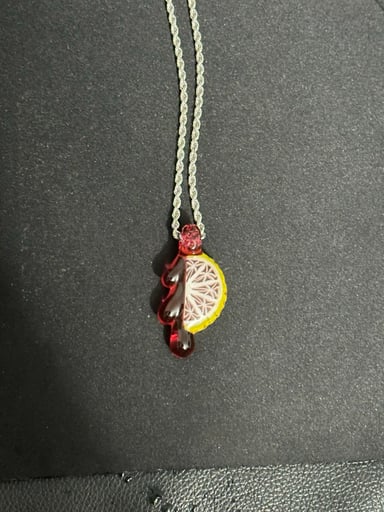 Preview pic of Lyons pendant