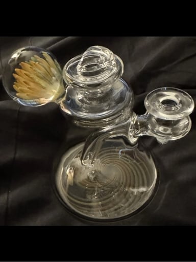 Preview pic of ***Broken - For Repair***  Jakers Glass 10MM Rig with Fumed Base