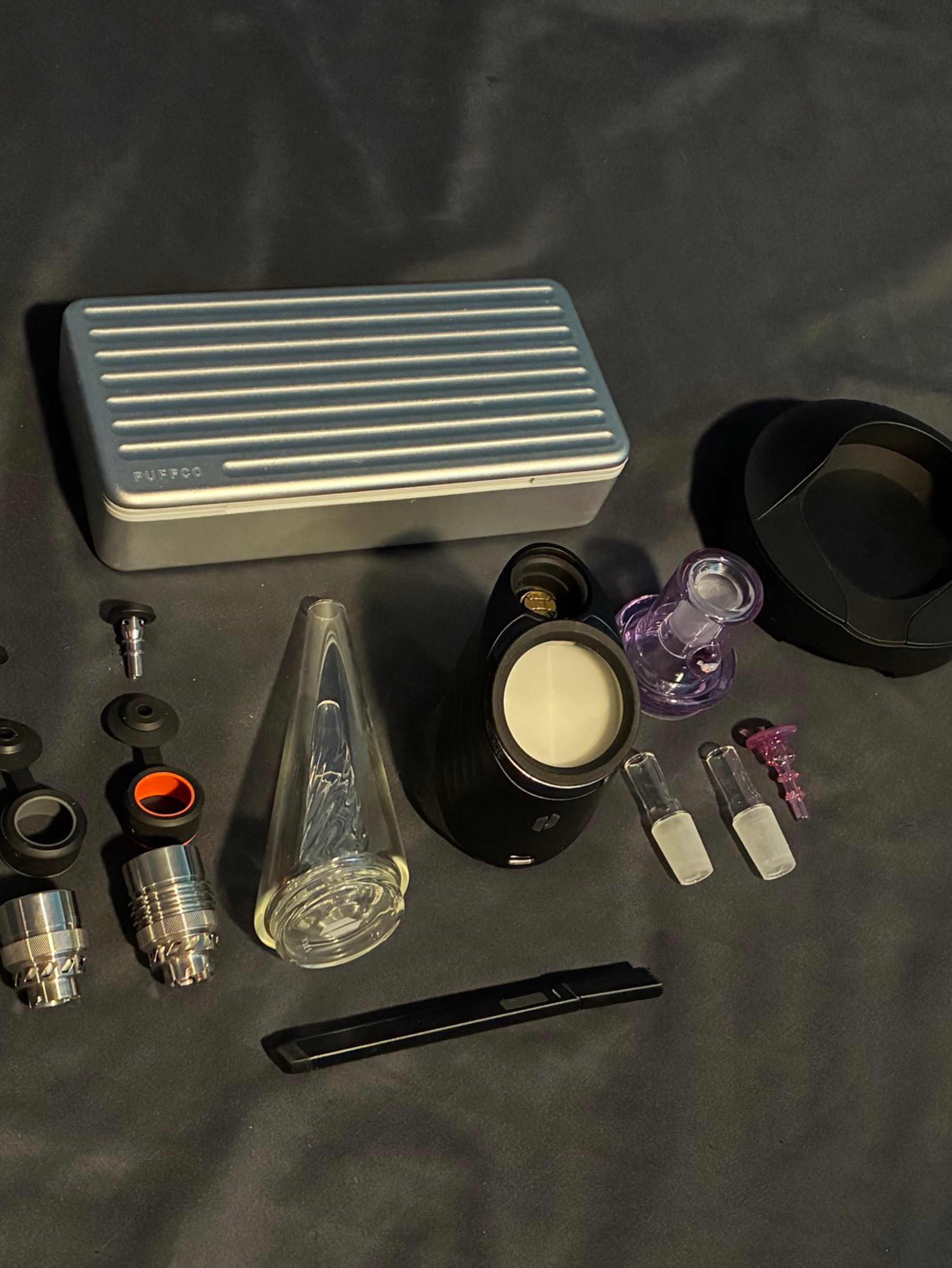 Preview pic of Puffco Peak Pro 3DXL w/ Charging Base and accessories