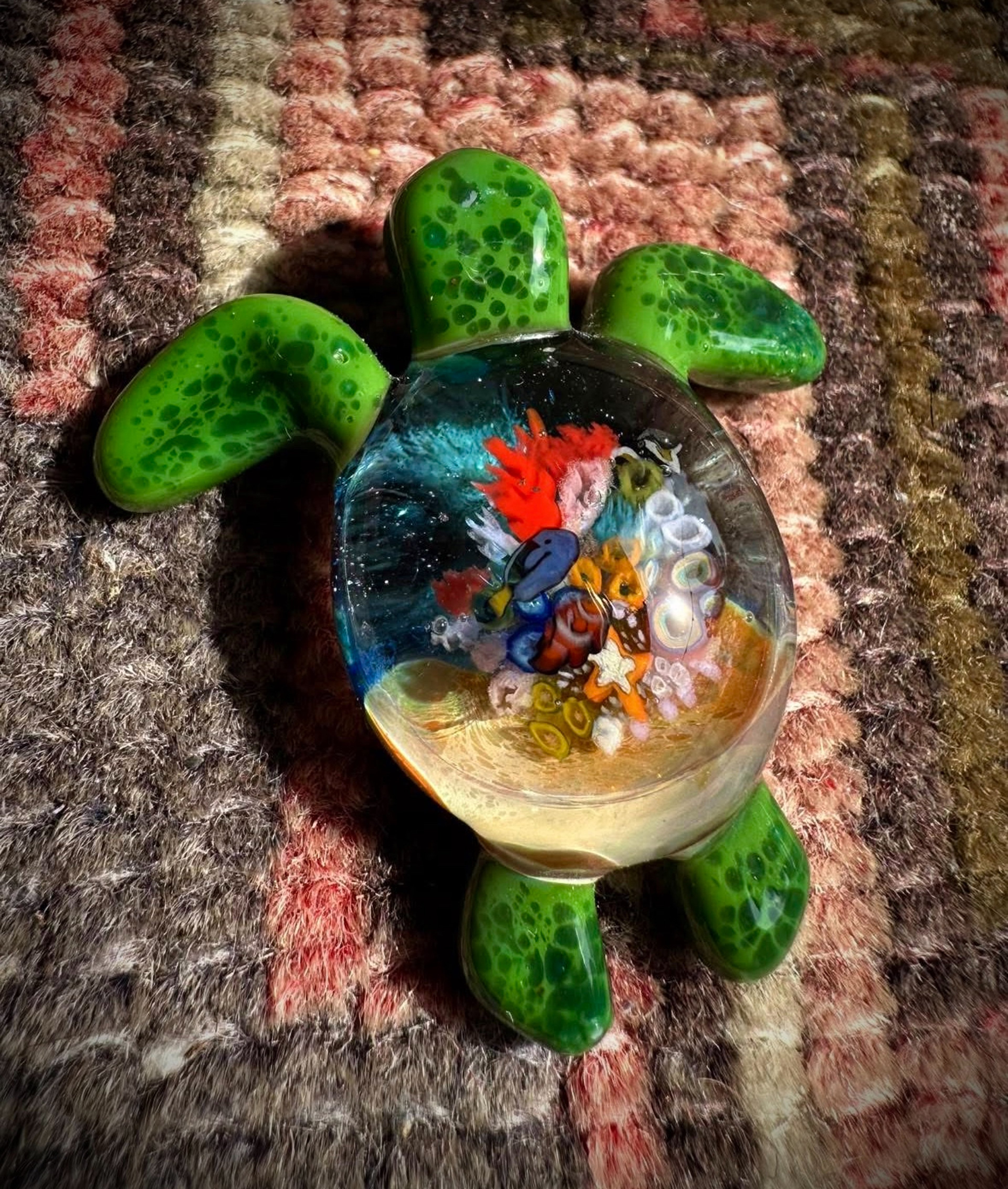 Kennaroo Turtle Reef Pendant-2024 image 0