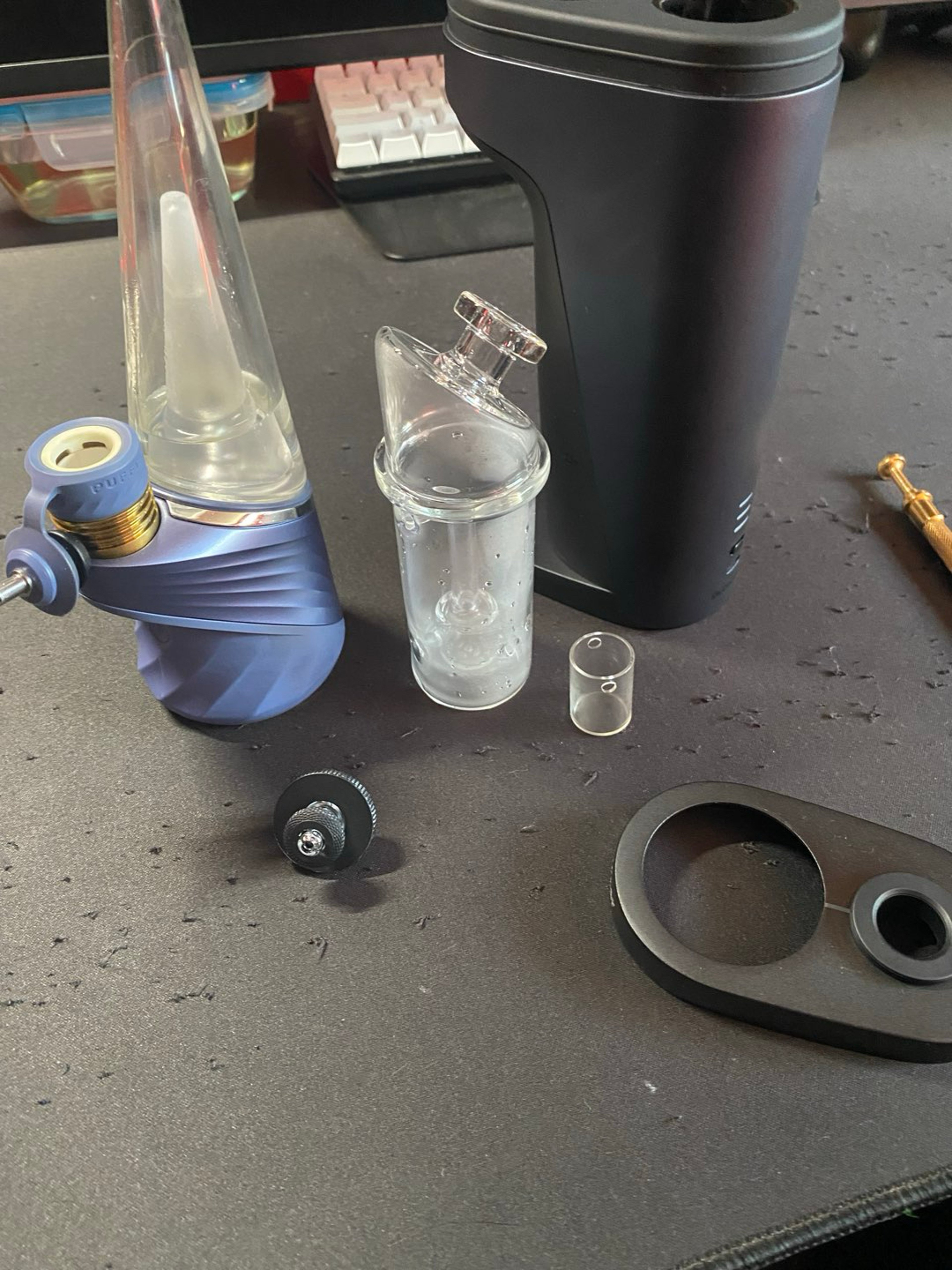 Preview pic of Puffco Peak Pro/Dr Dabber Switch 2 E Rig Bundle