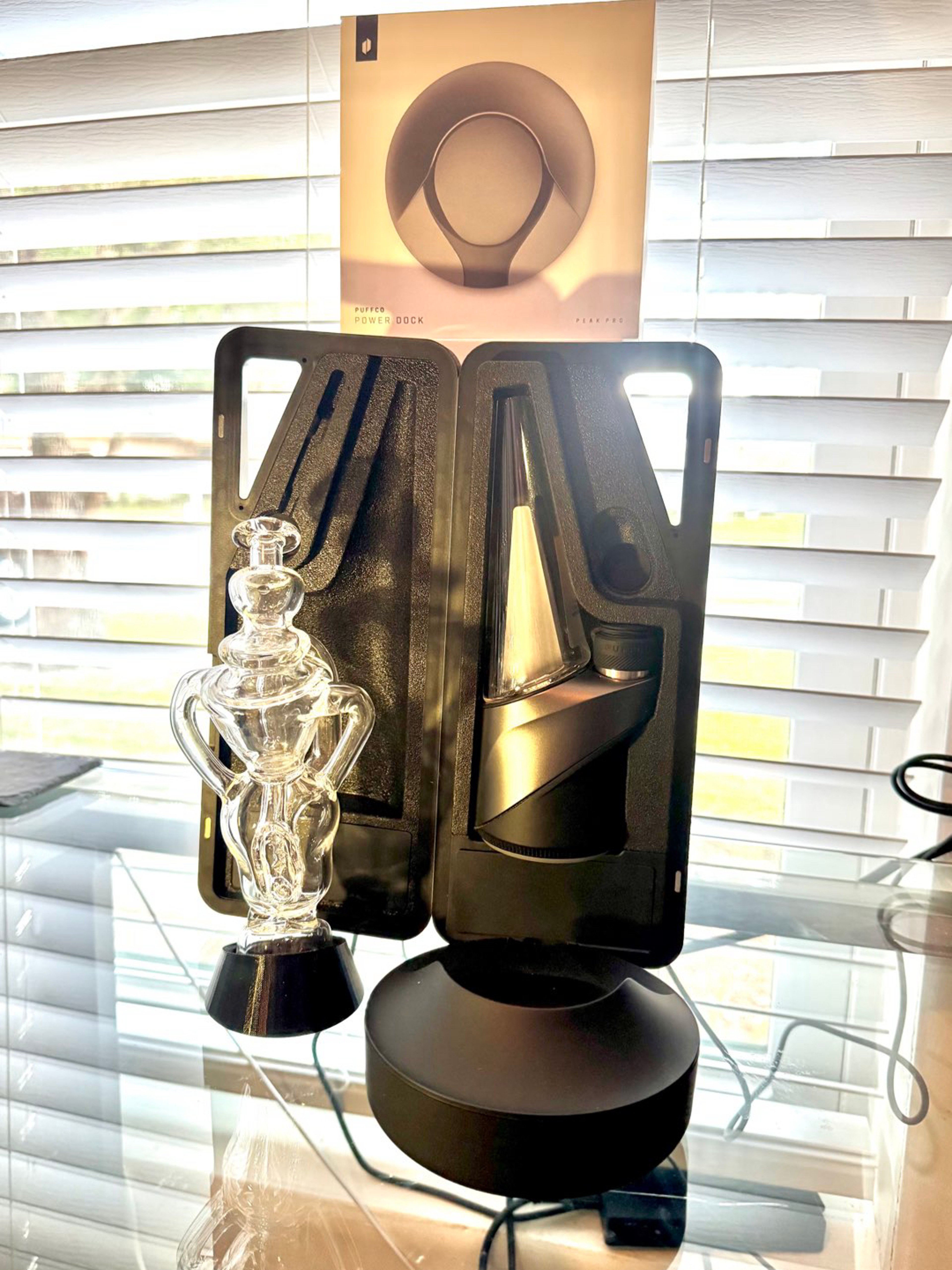 Preview pic of Puffco Peak Pro Bundle with Recycler Glass Top