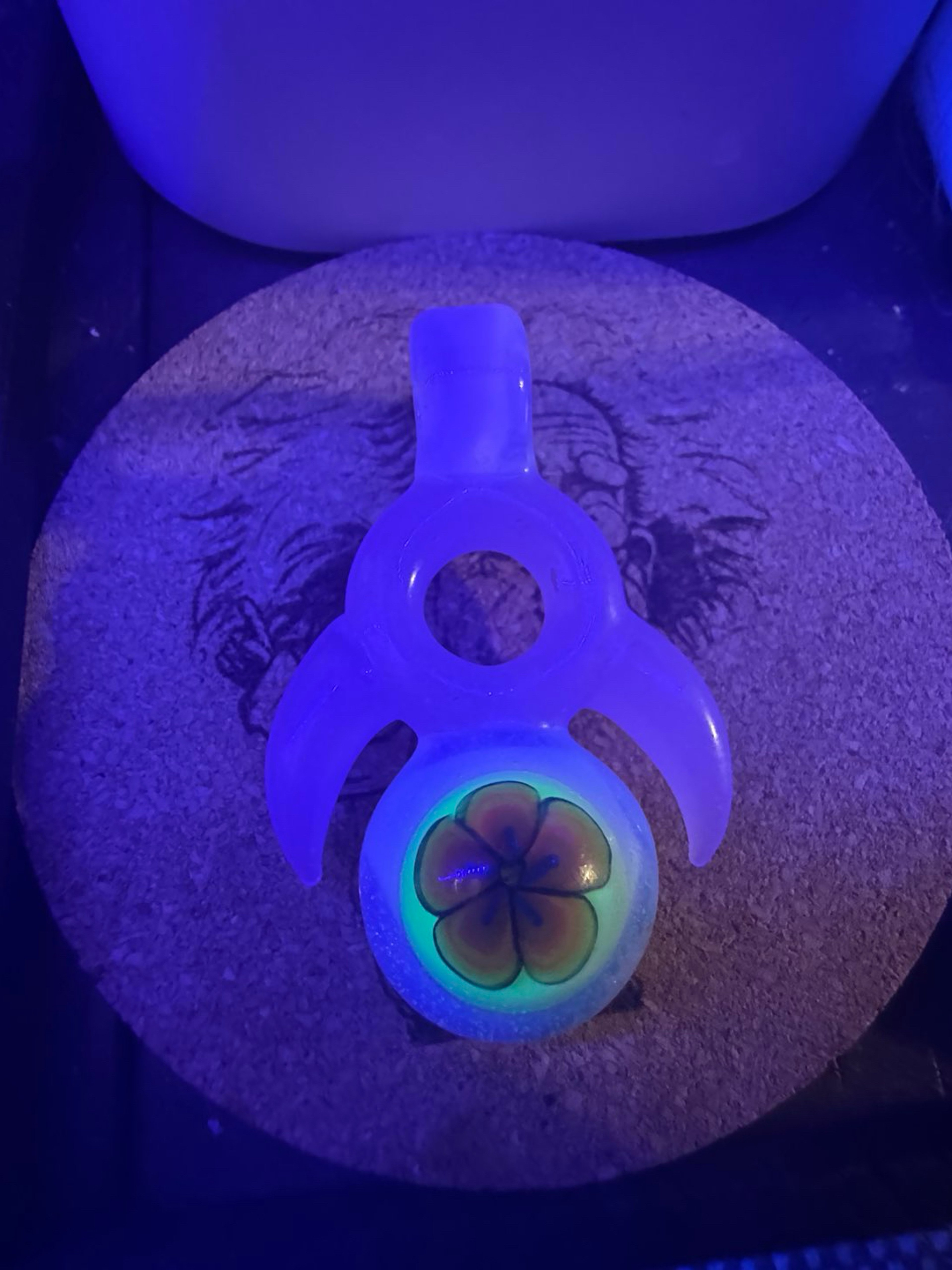 Sherbet millie flower pendant UV/CFL Reactive image 0