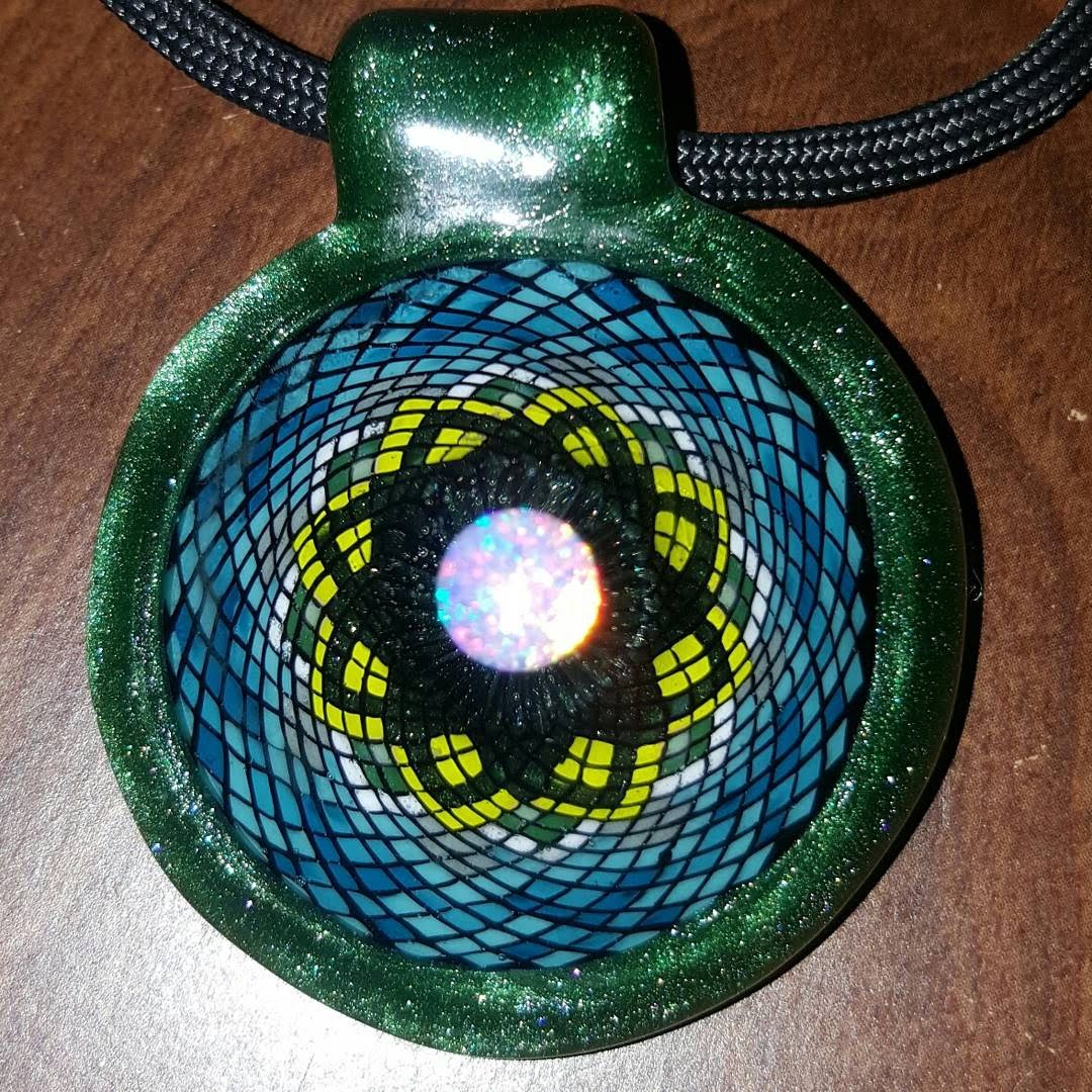 Preview pic of John Williams Glass 2014 Filla pendant