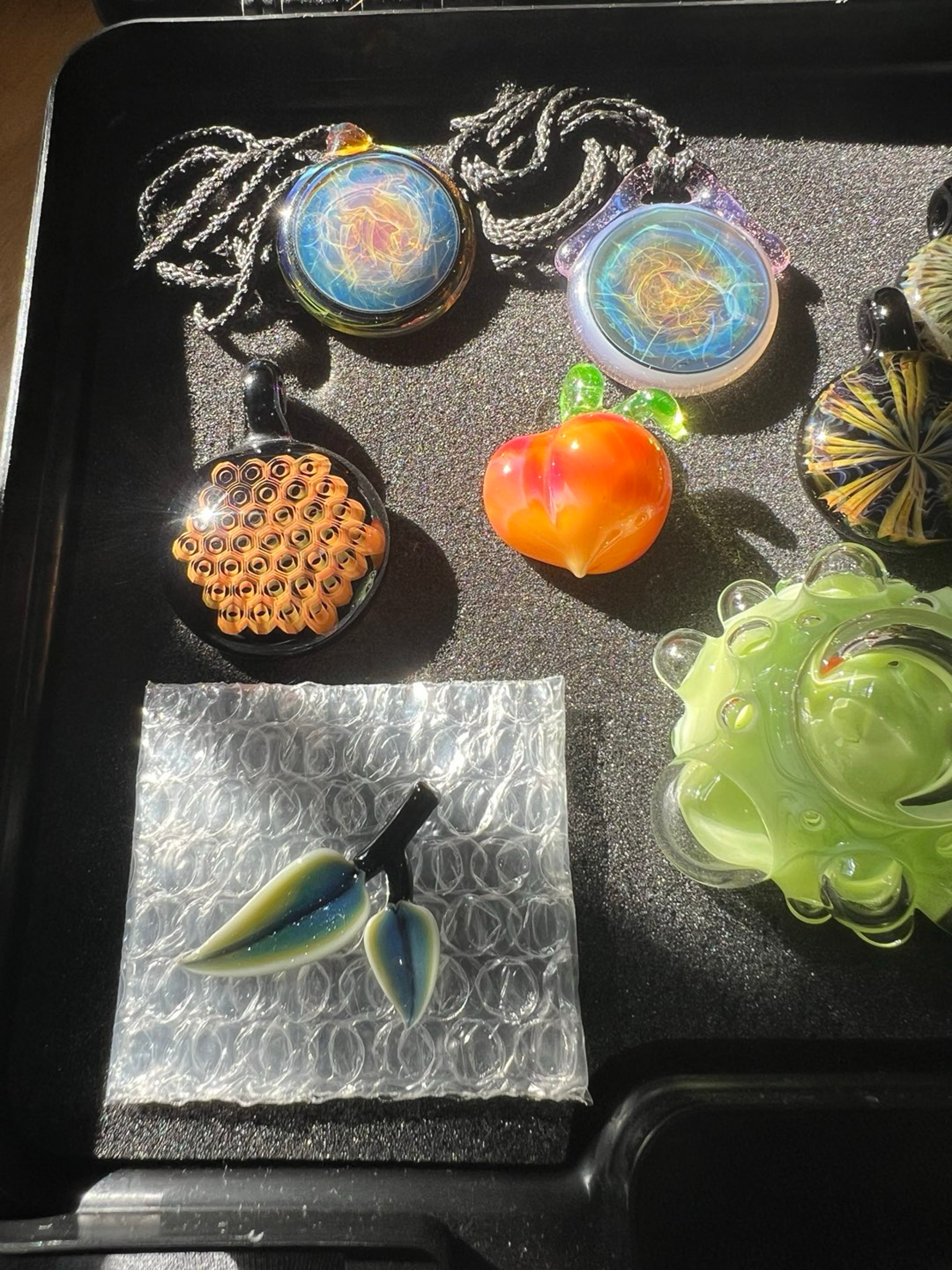 Preview pic of Heady Pendant Case Various Artists