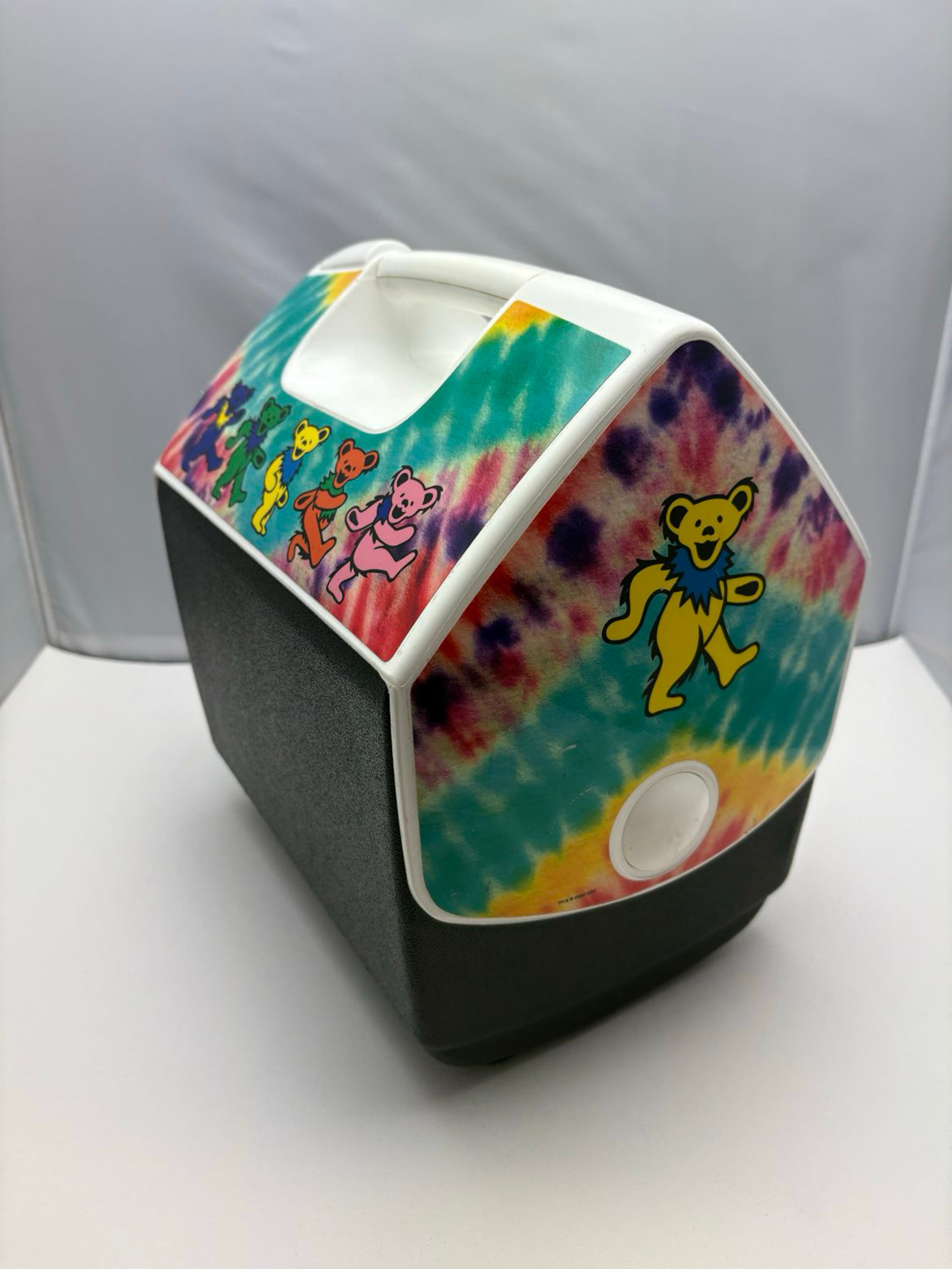 Preview pic of Grateful Dead x Igloo Cooler