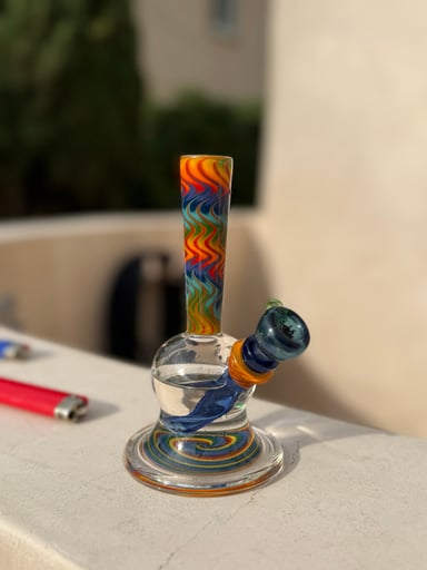 Preview pic of Mini Mshea bong/rig like new
