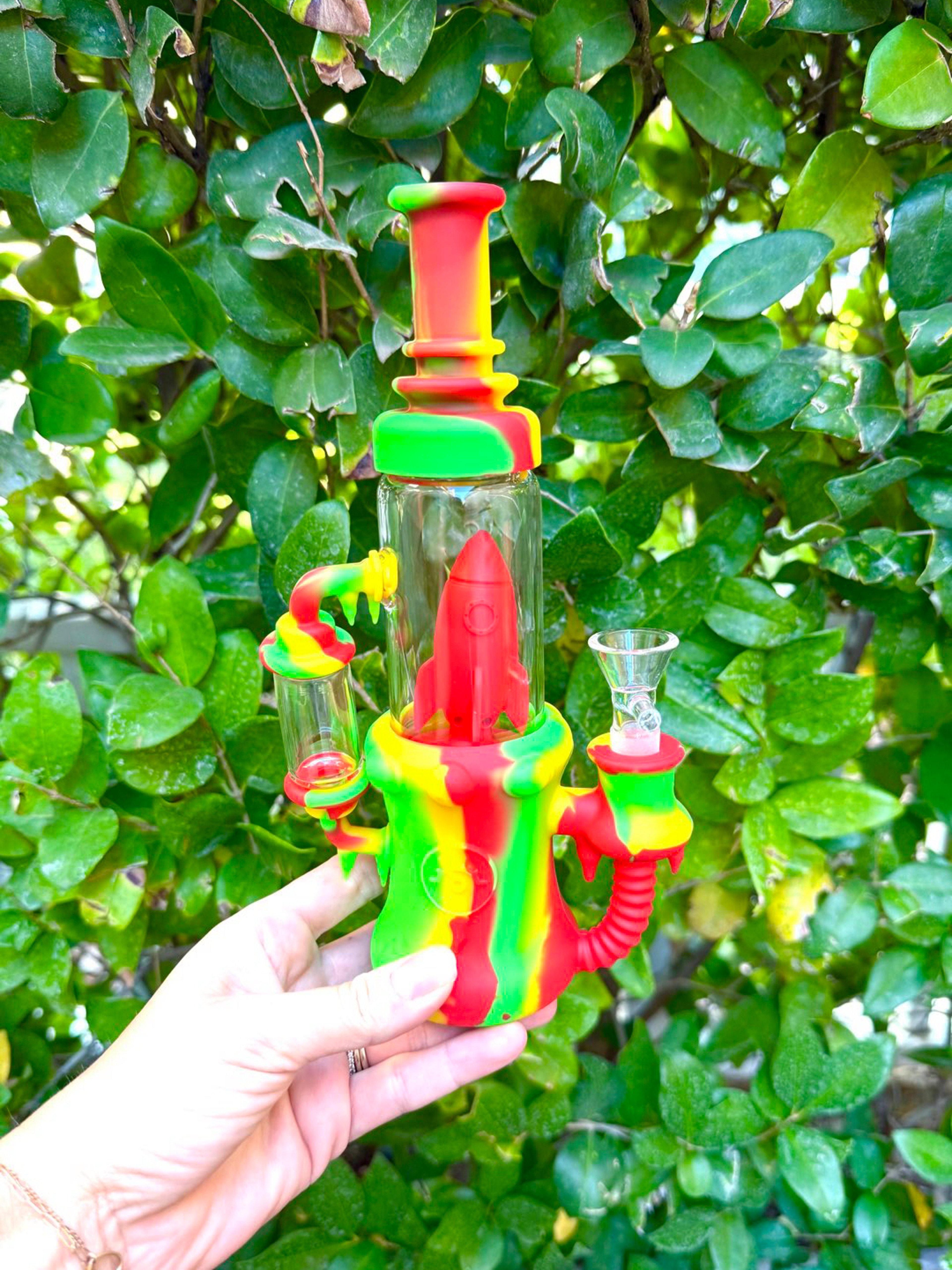 Silicone Rasta Rocketship Water Pipe image 0