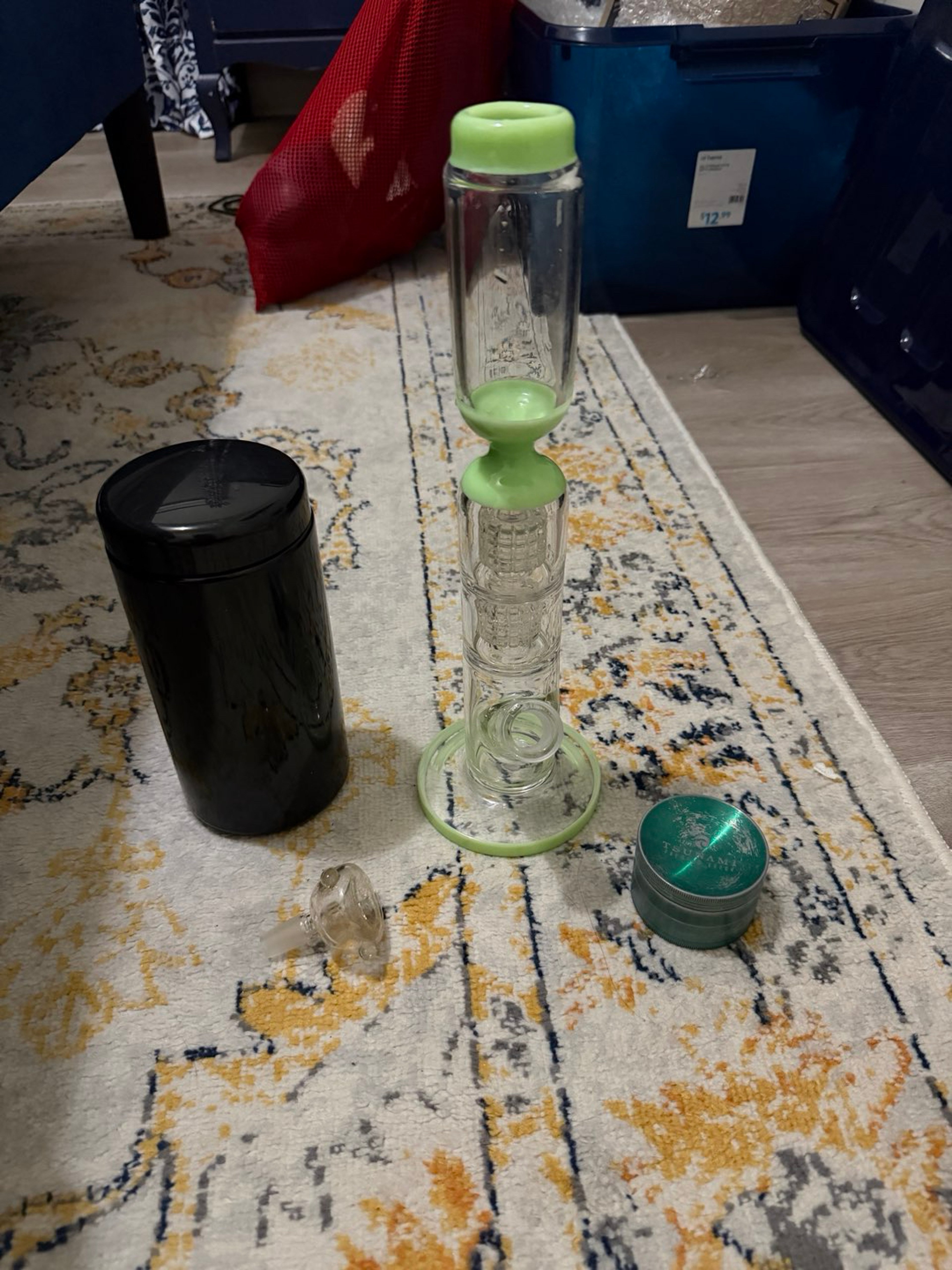 Preview pic of Twin percolator bong with grinder, and large jar