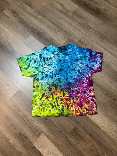 Preview pic of Hand Made Tie Dye Size 3XL Made by Curlystiedyes