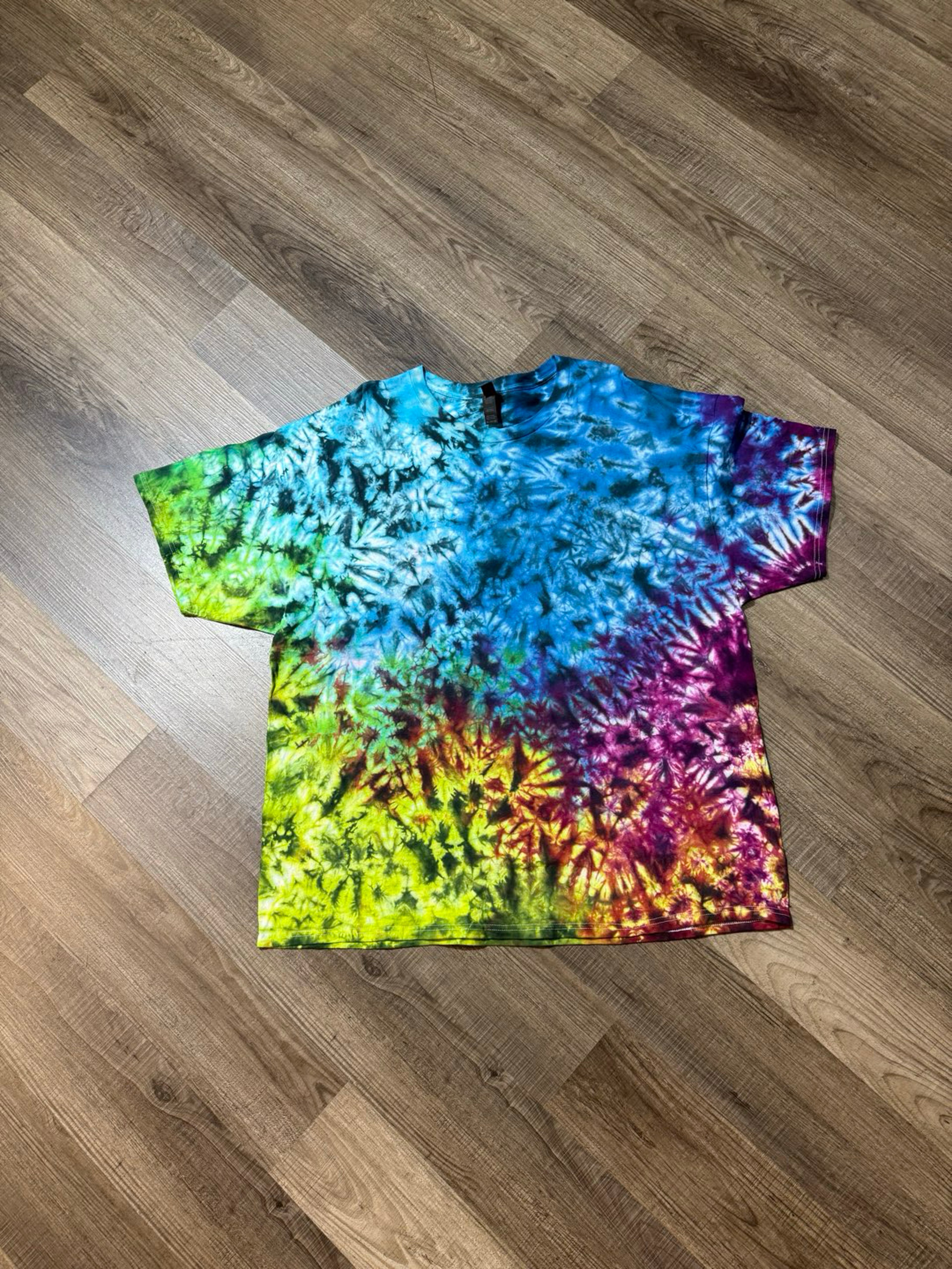 Preview pic of Hand Made Tie Dye Size 3XL Made by Curlystiedyes